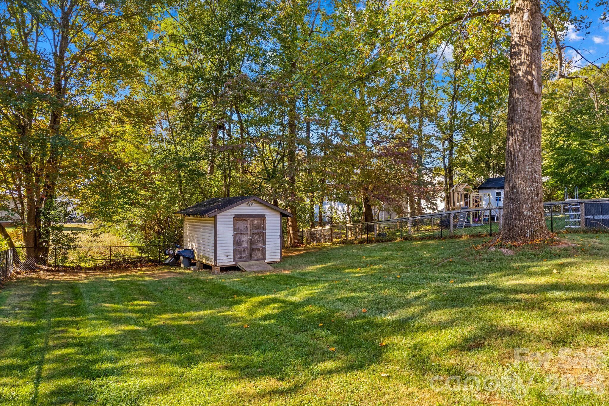 1160 Roberts Street — China Grove