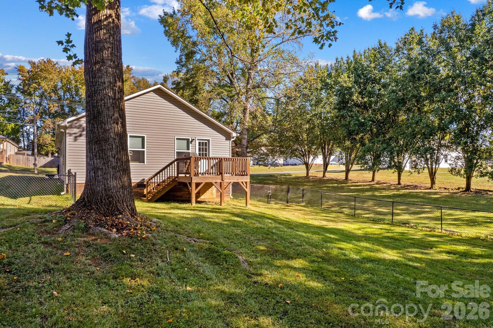 1160 Roberts Street — China Grove