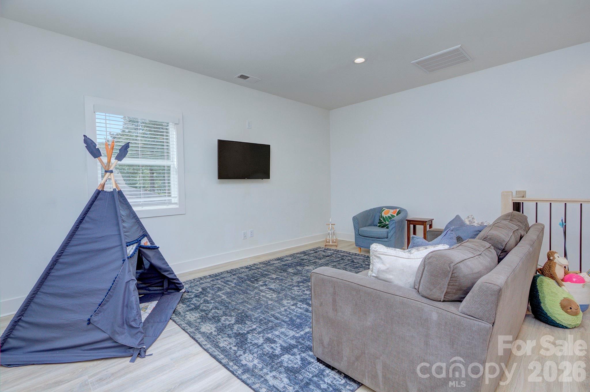 526 Seldon Drive — Charlotte