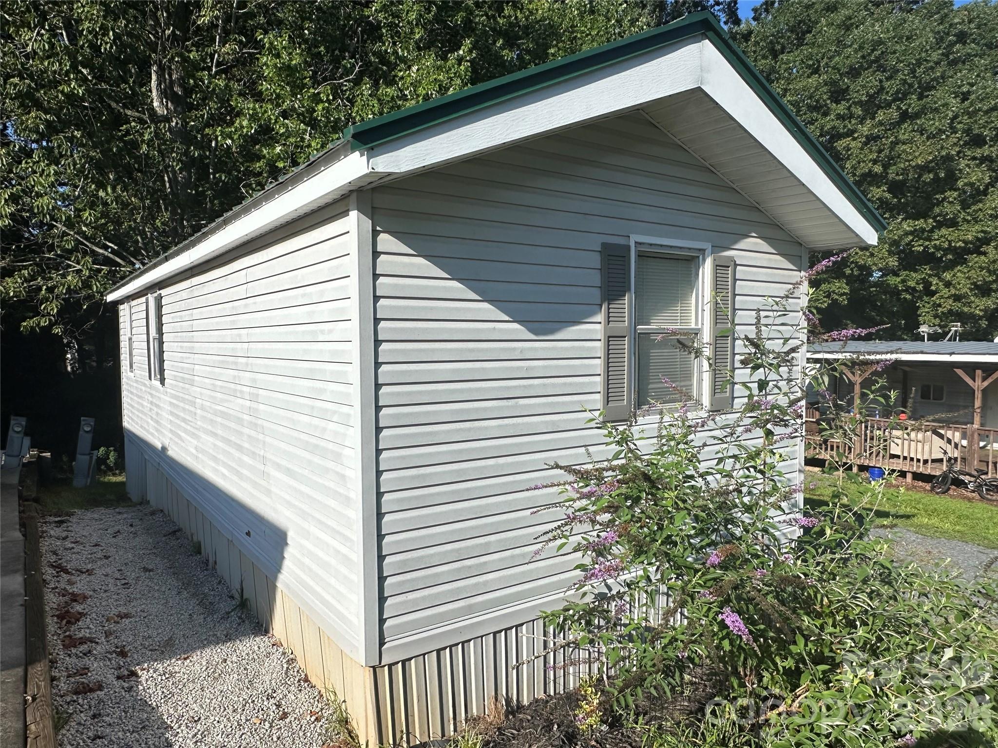 109 Hummingbird Circle — New London