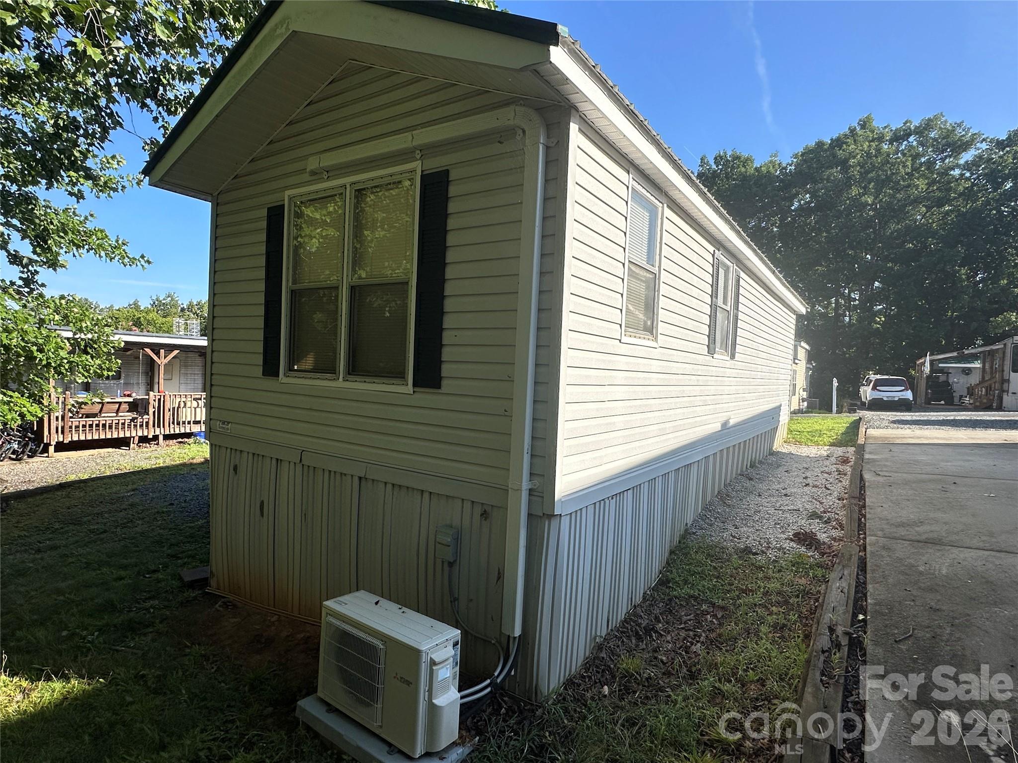 109 Hummingbird Circle — New London
