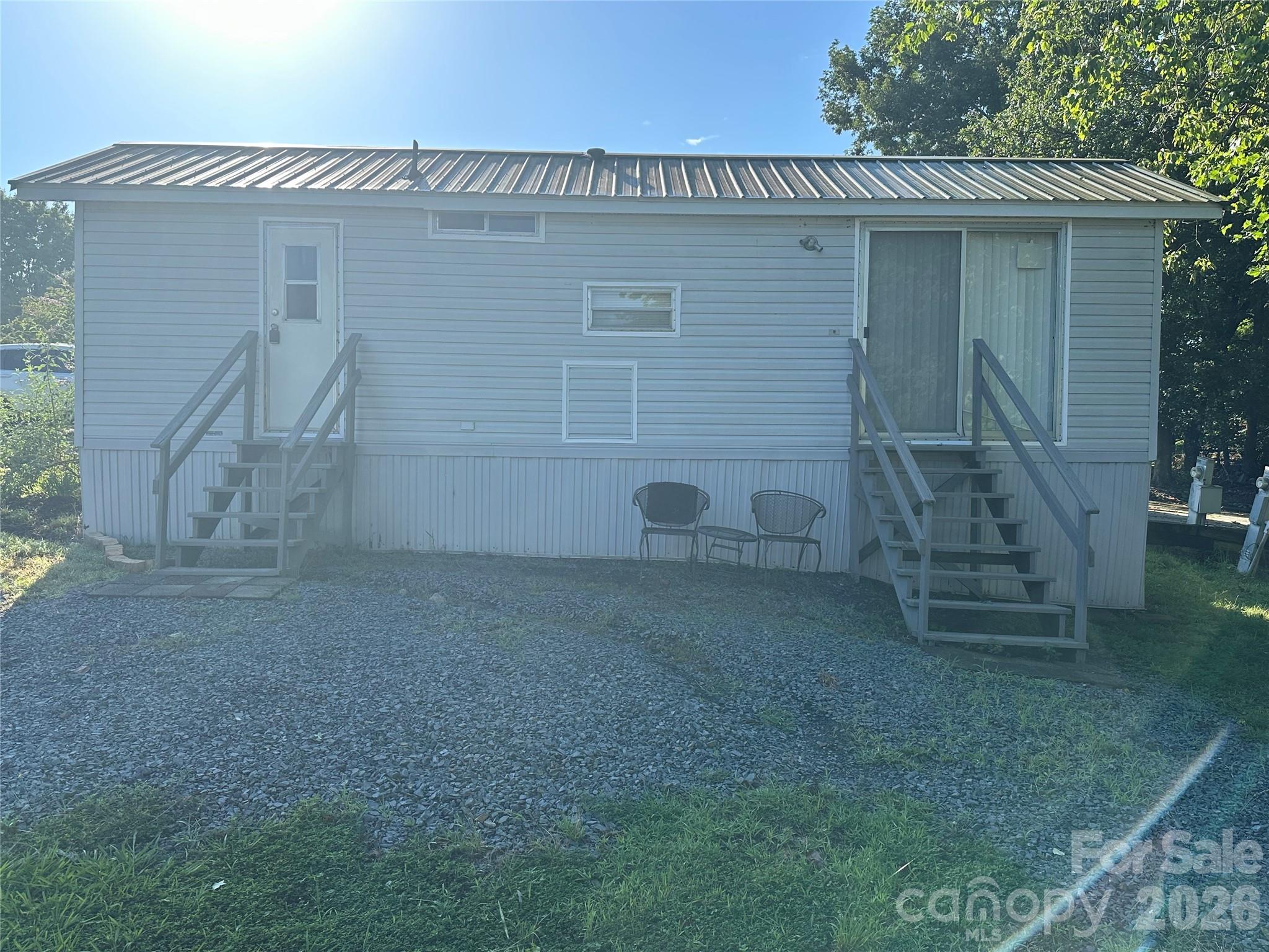109 Hummingbird Circle — New London