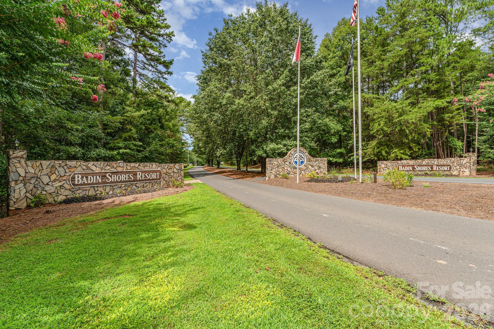 109 Hummingbird Circle — New London