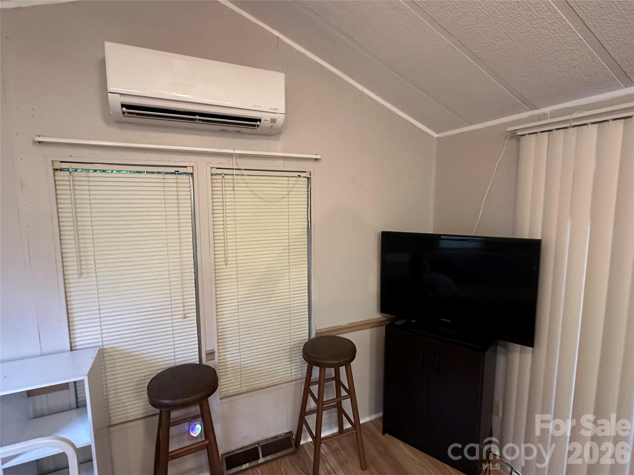 109 Hummingbird Circle — New London