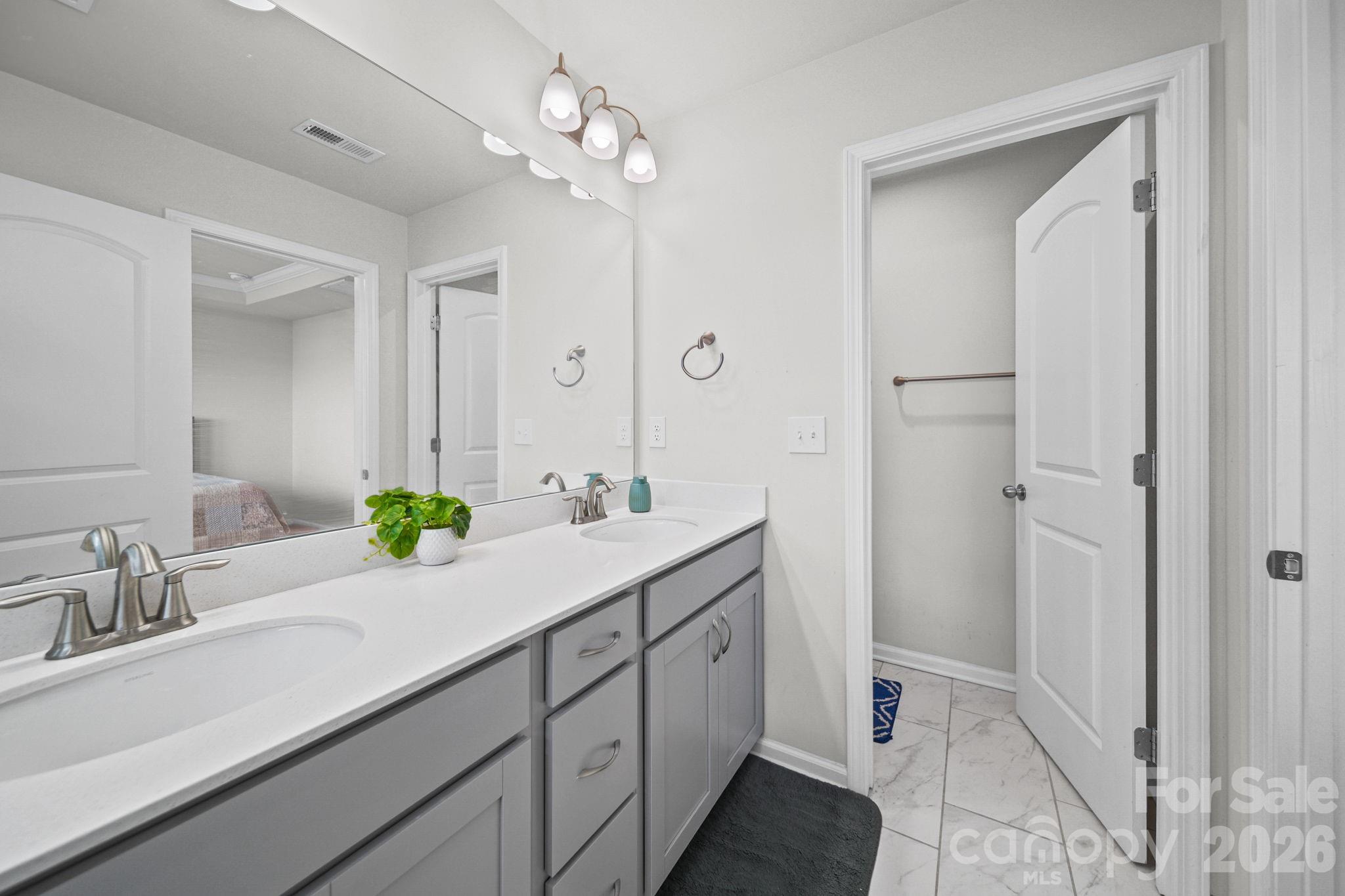 1211 Bigelow Street — Charlotte