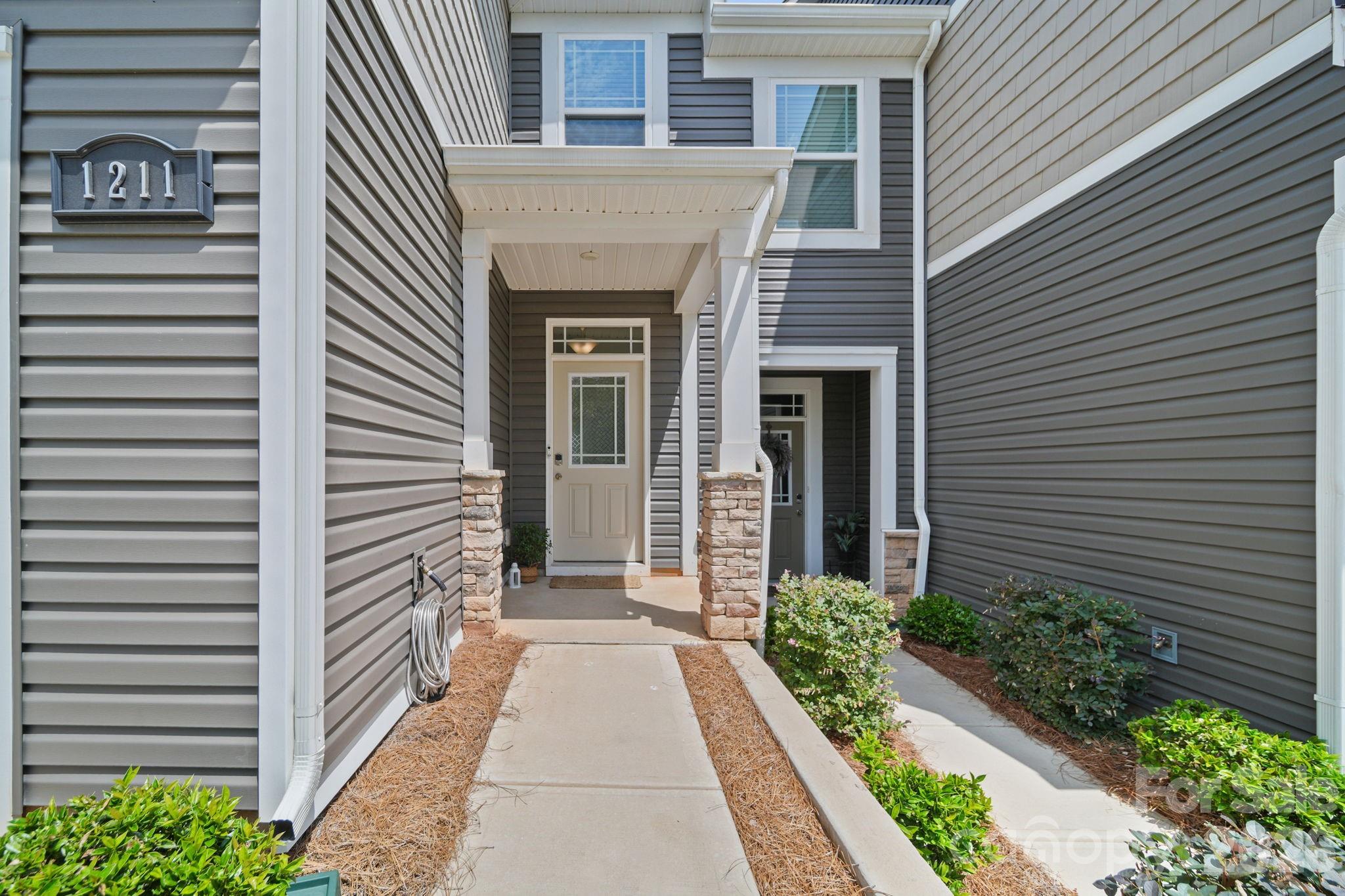 1211 Bigelow Street — Charlotte