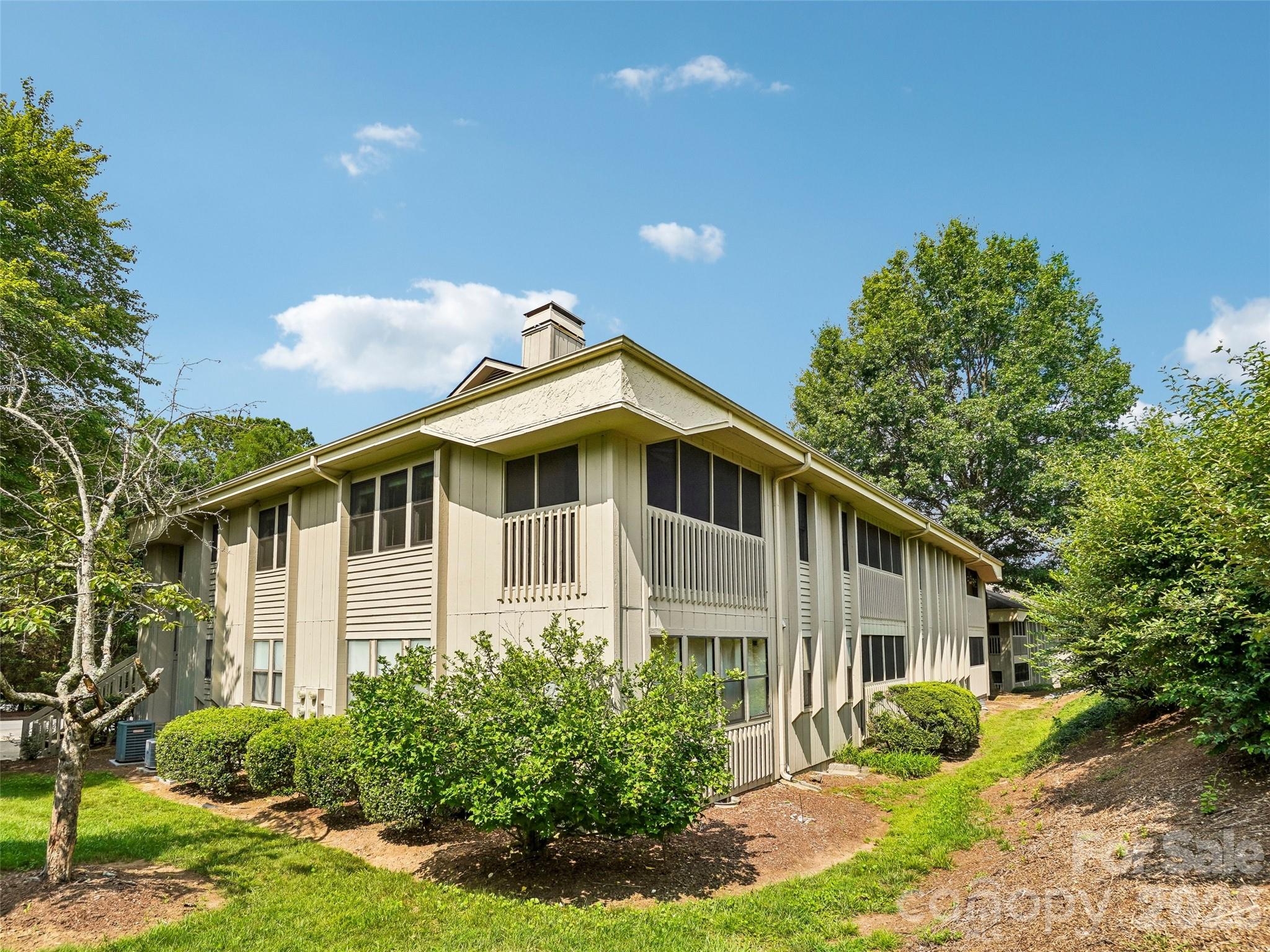 1106 Abbey Circle — Asheville