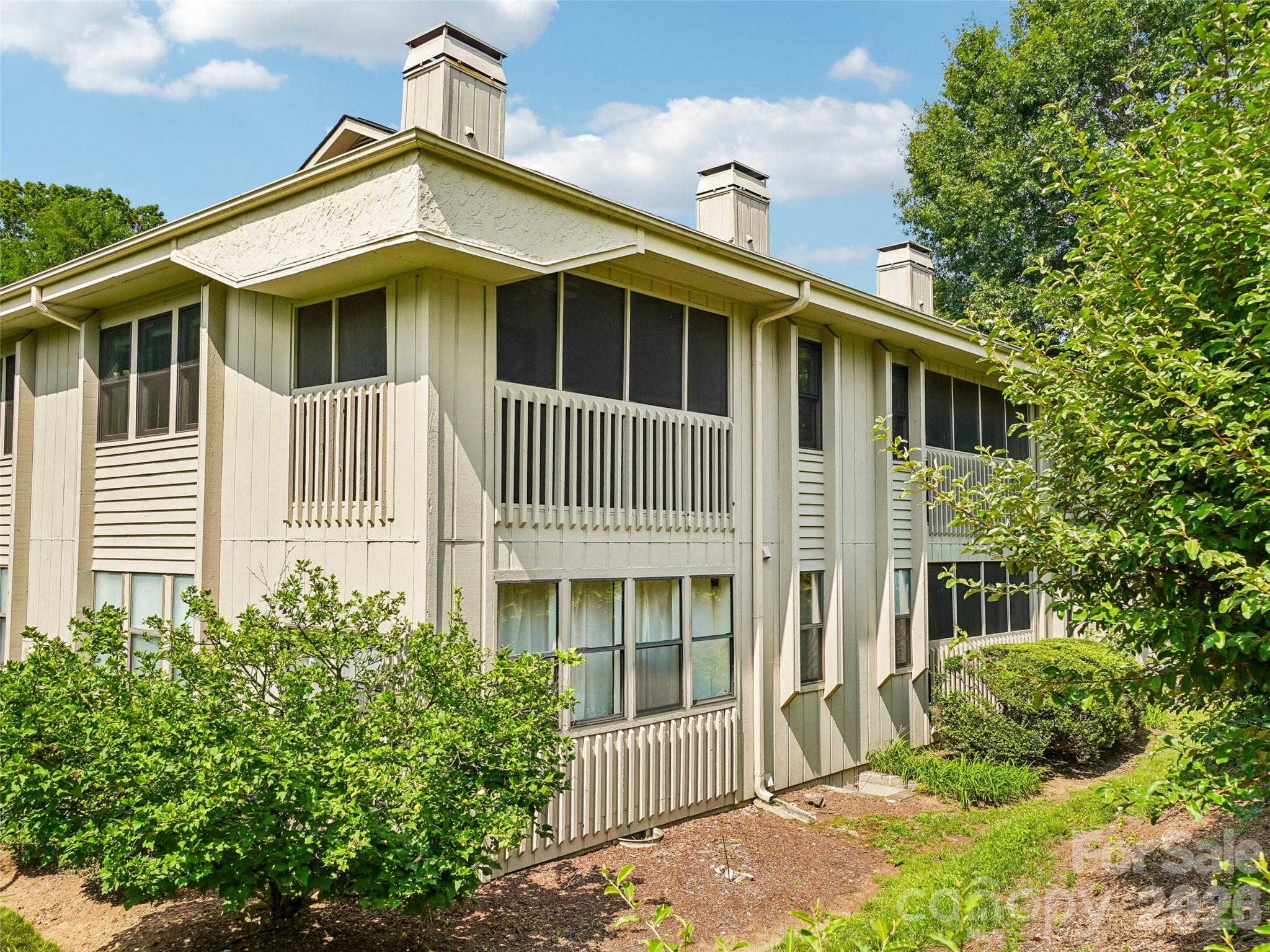 1106 Abbey Circle — Asheville