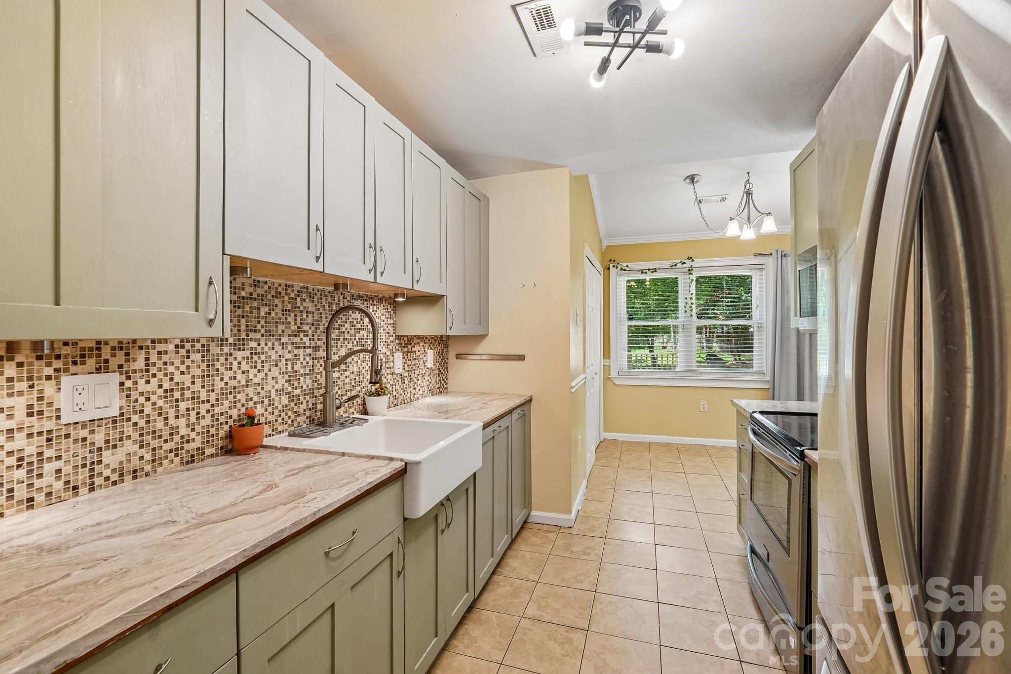 13942 Dannemara Drive — Pineville