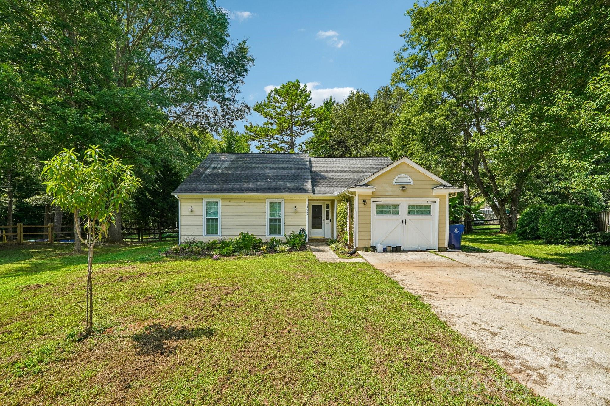 13942 Dannemara Drive — Pineville