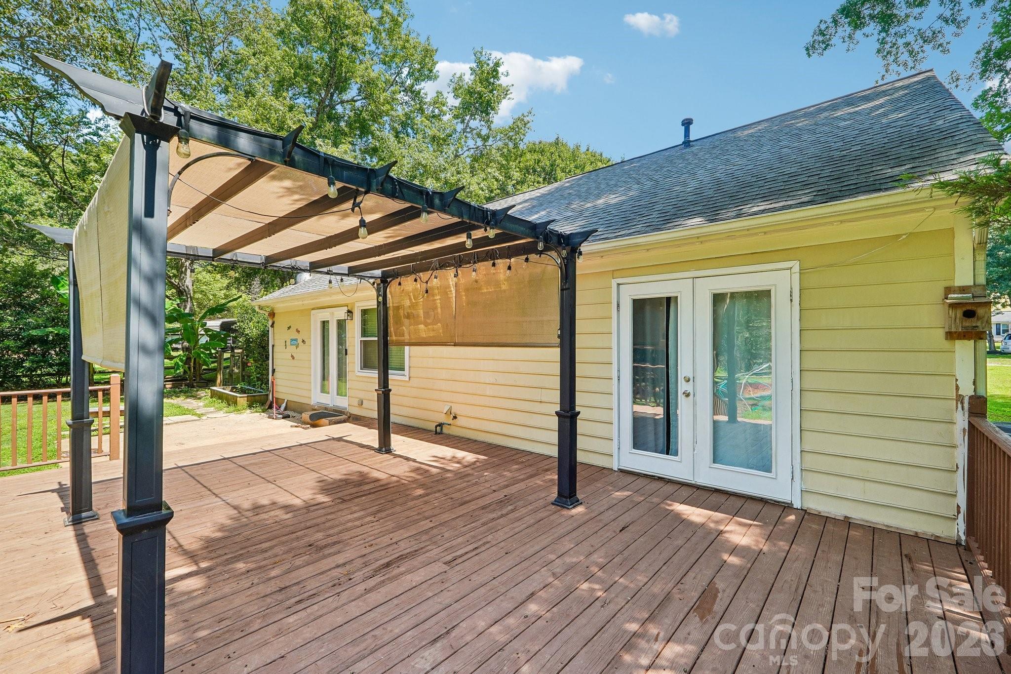 13942 Dannemara Drive — Pineville