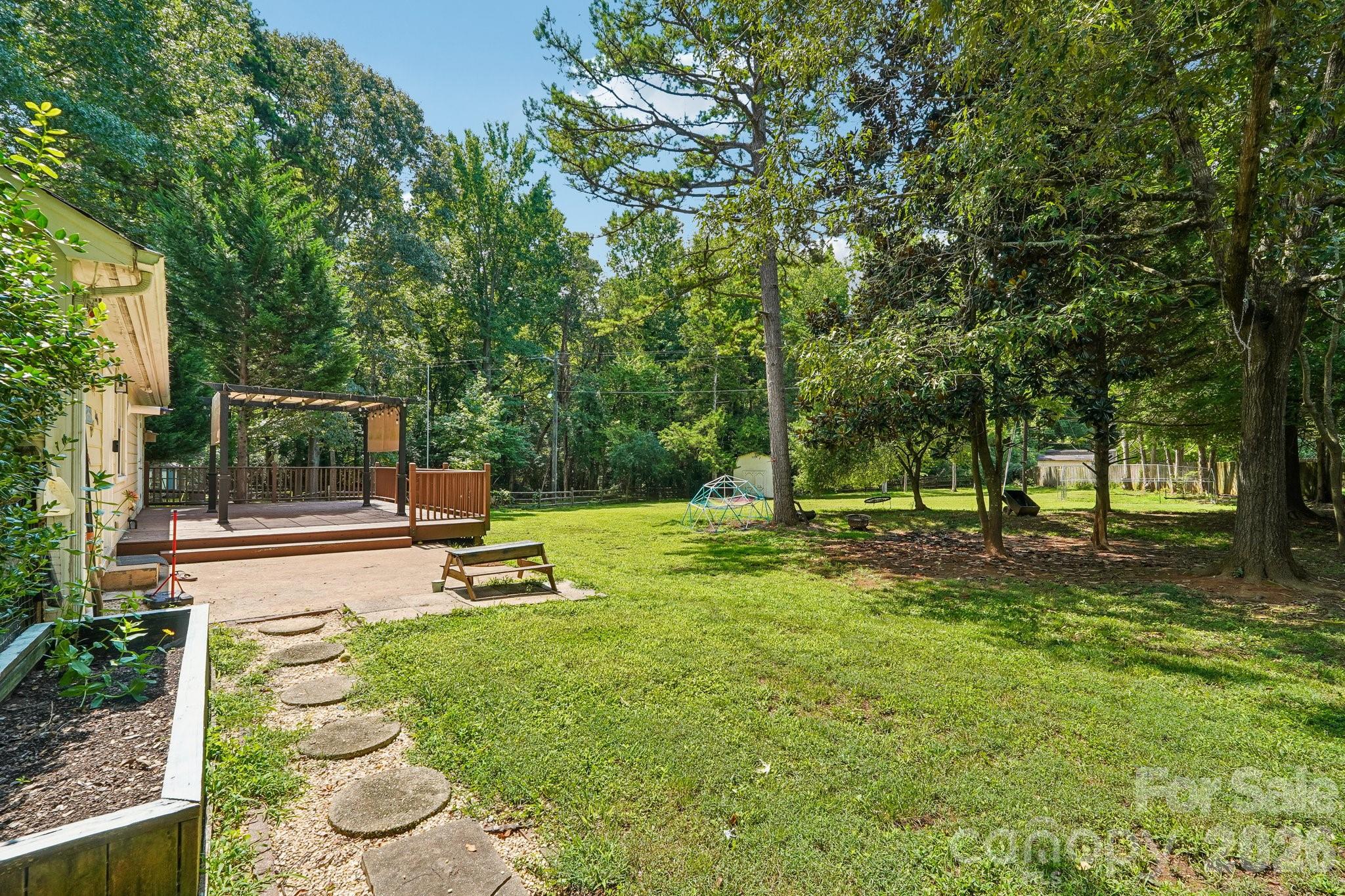 13942 Dannemara Drive — Pineville