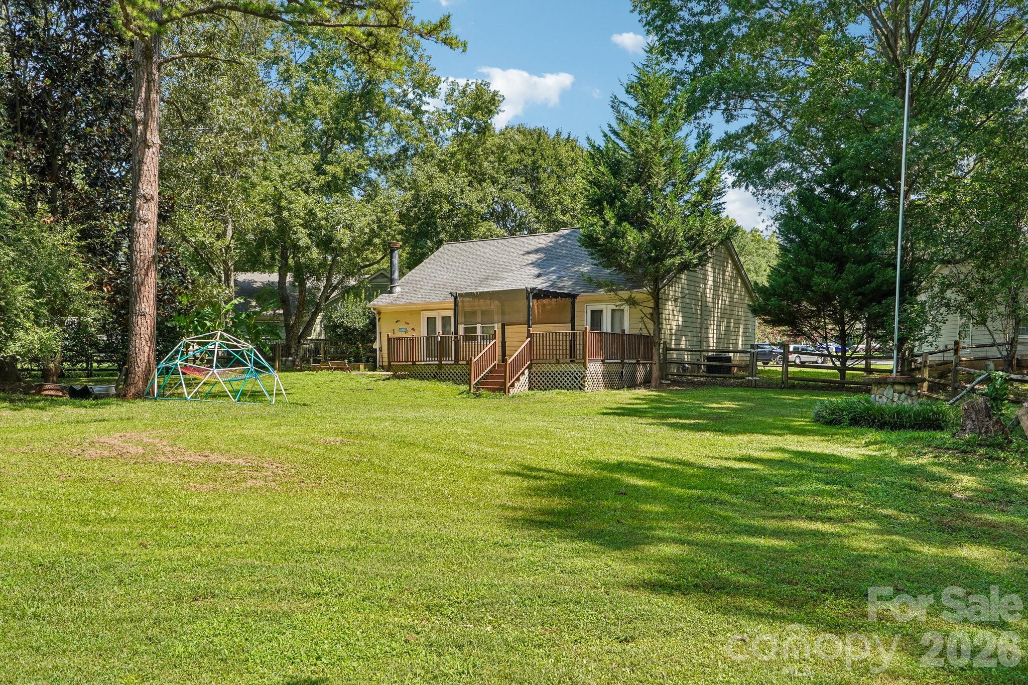 13942 Dannemara Drive — Pineville