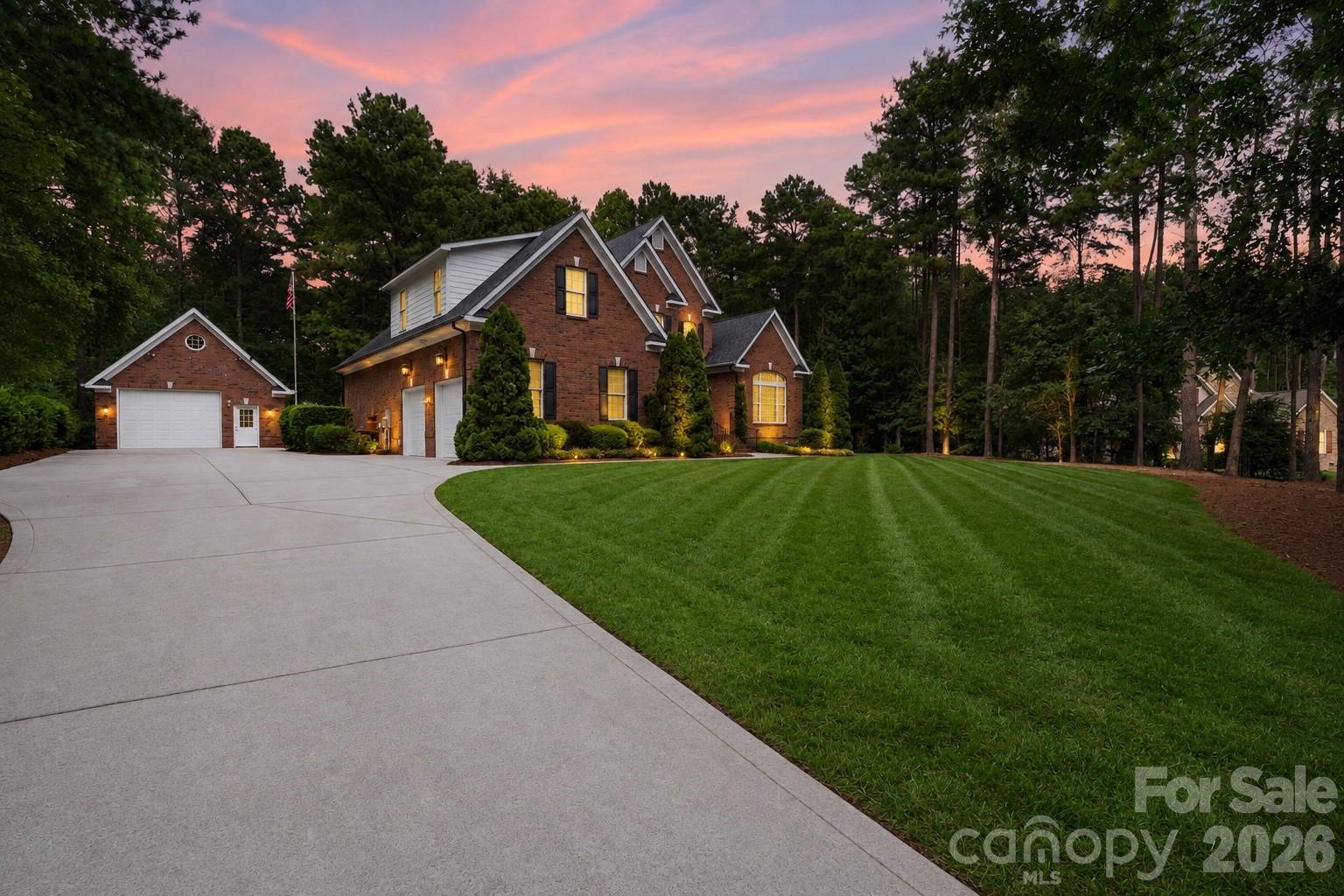 7282 James Court — Denver
