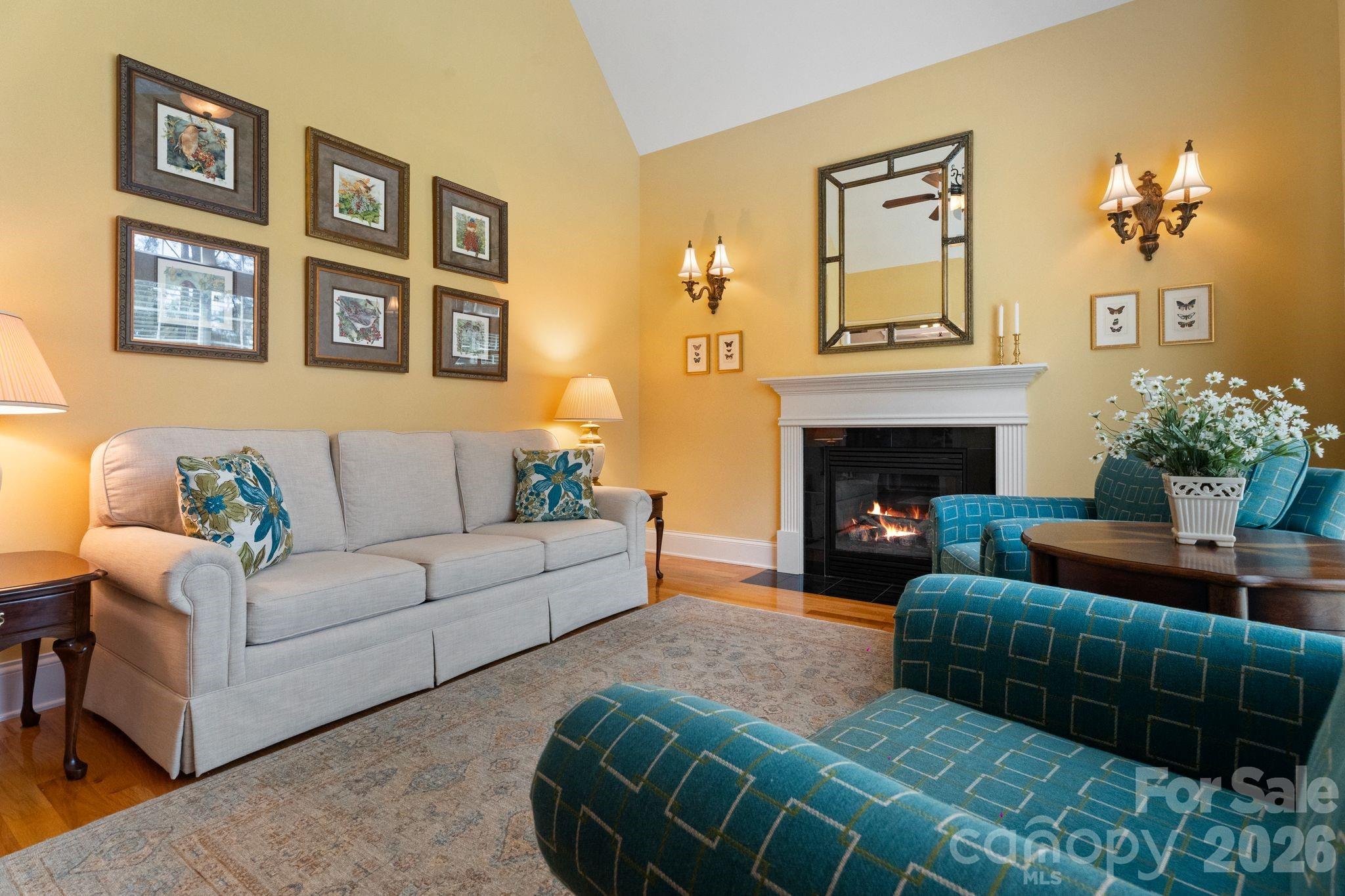 7282 James Court — Denver