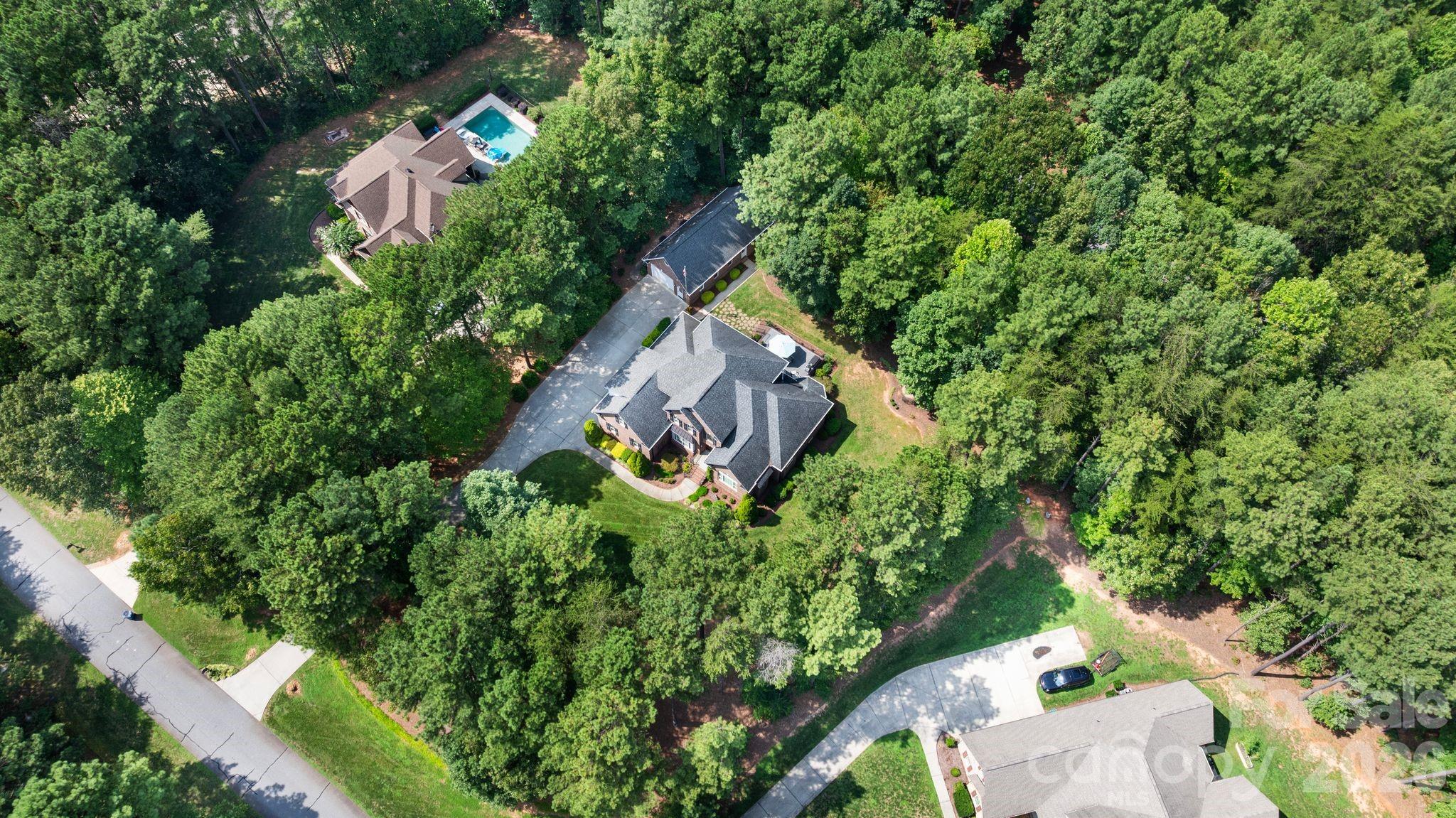 7282 James Court — Denver