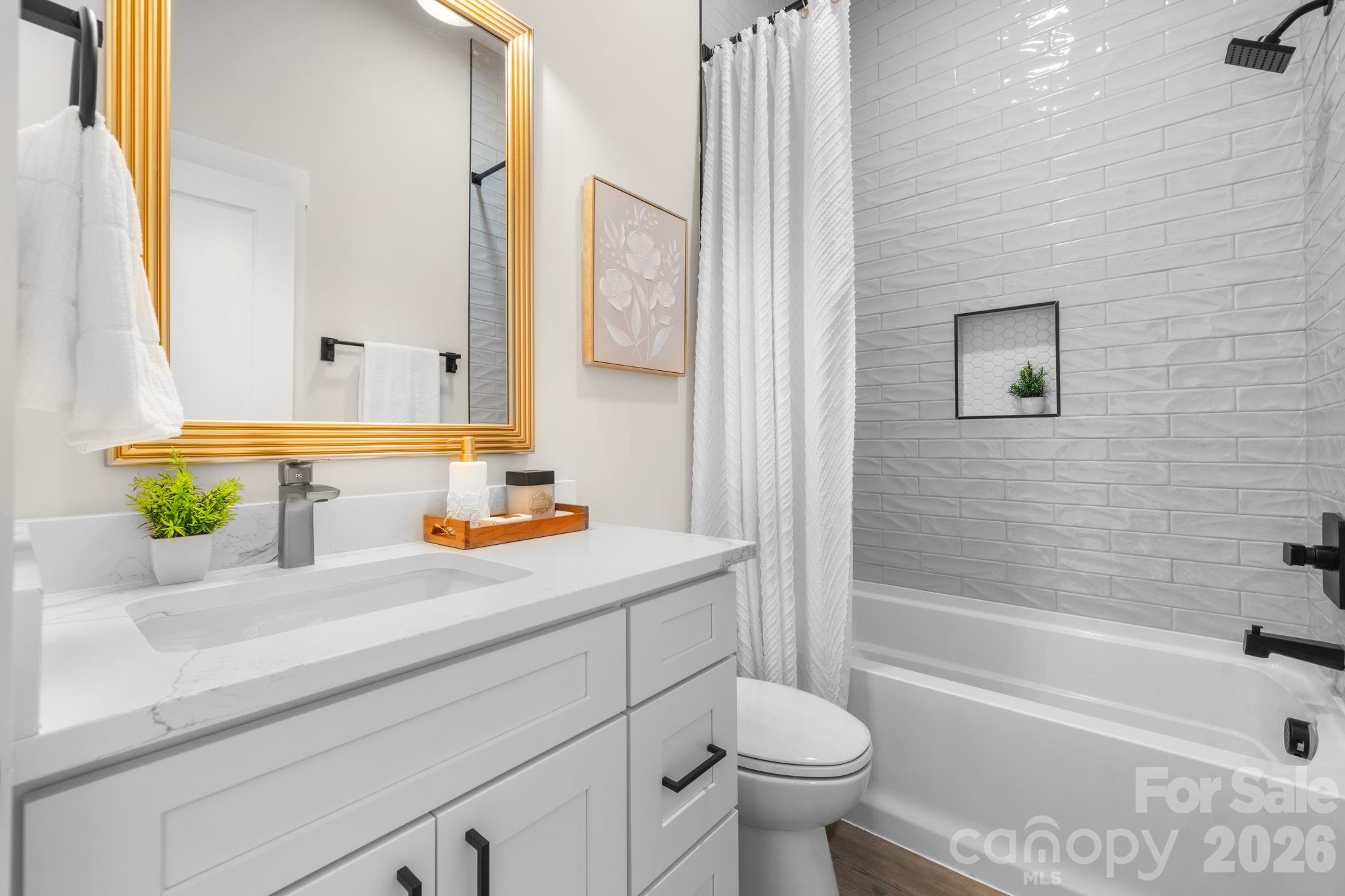 2237 Ashwood Street — Maiden
