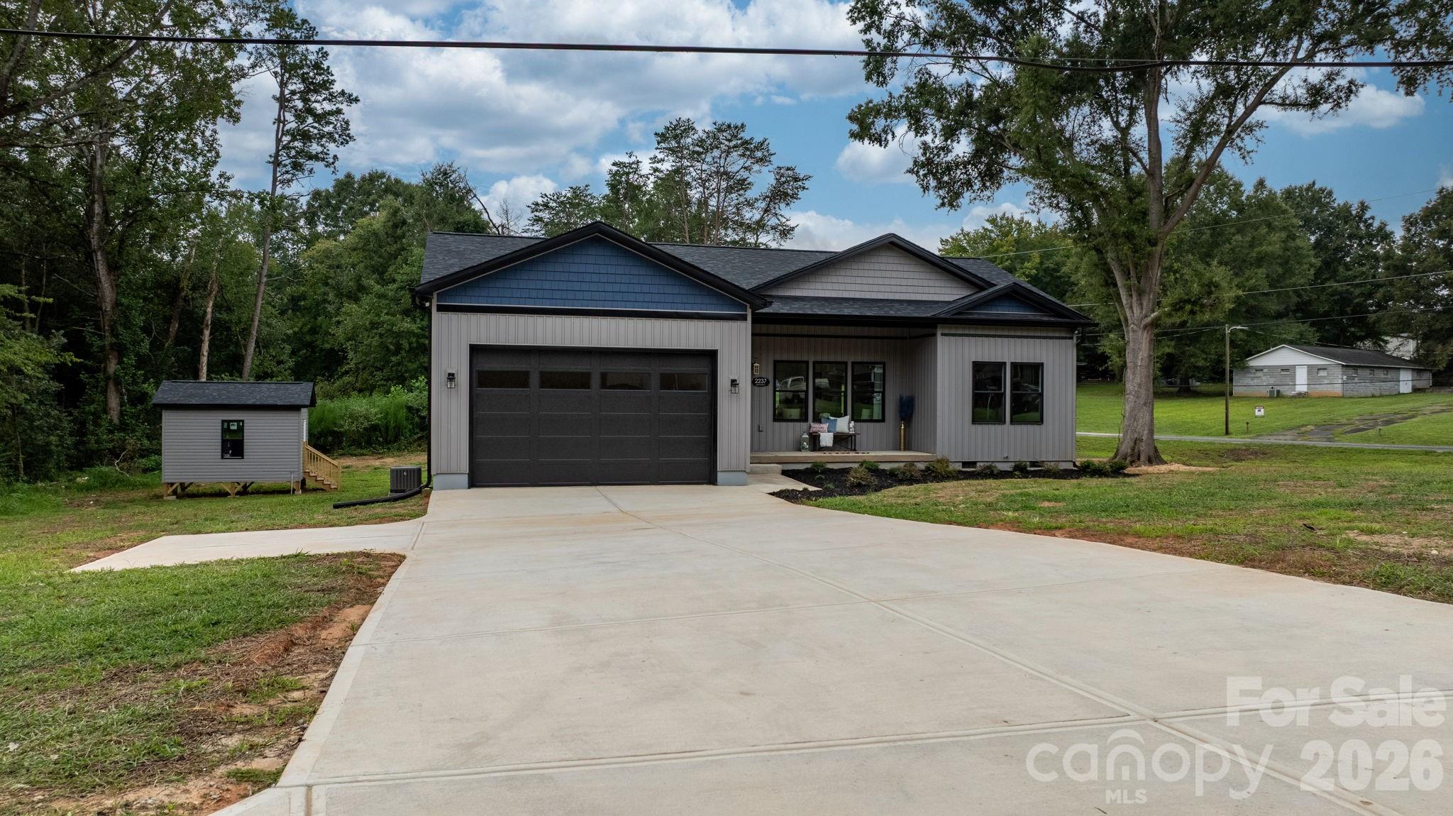 2237 Ashwood Street — Maiden