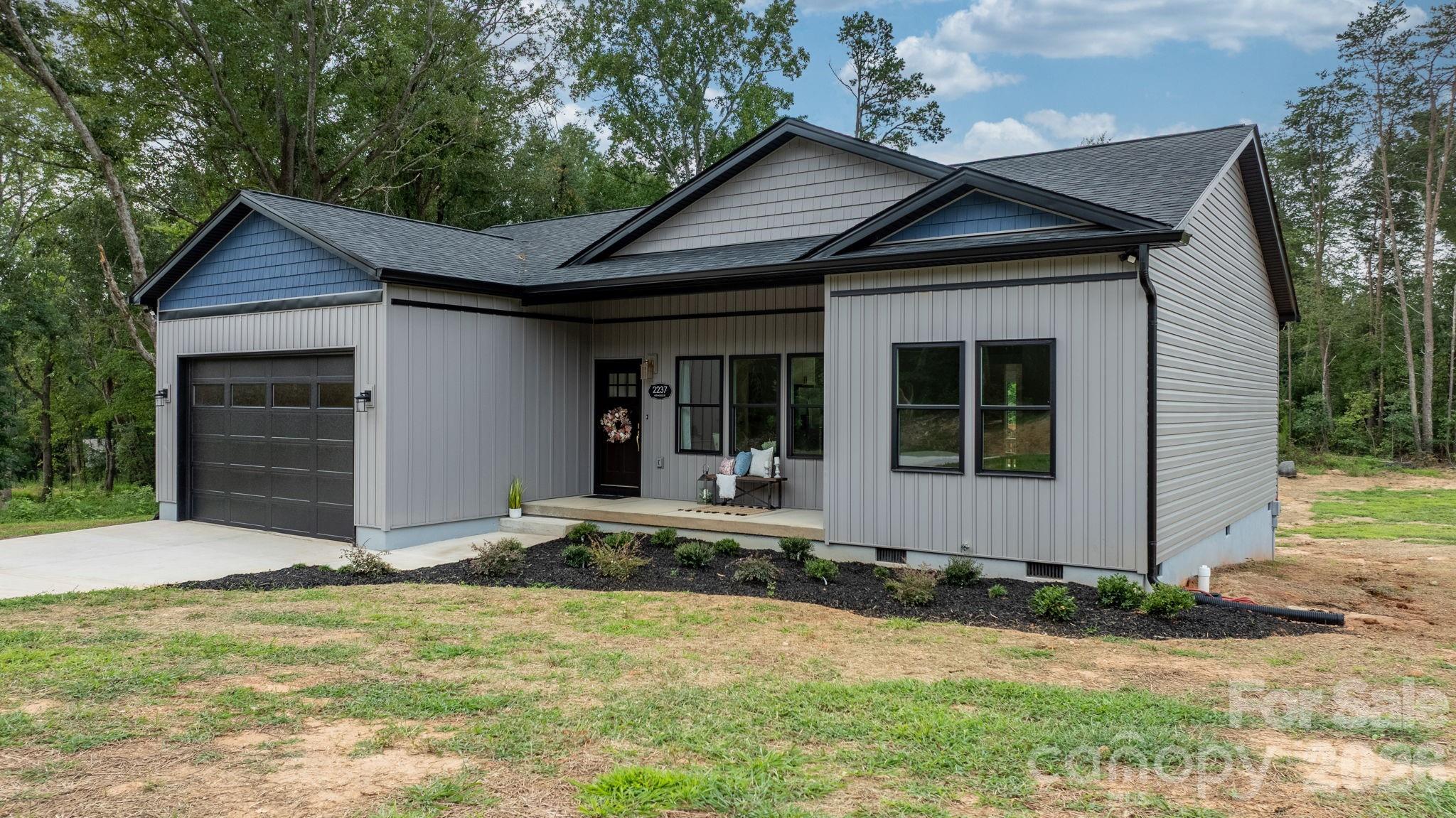 2237 Ashwood Street — Maiden