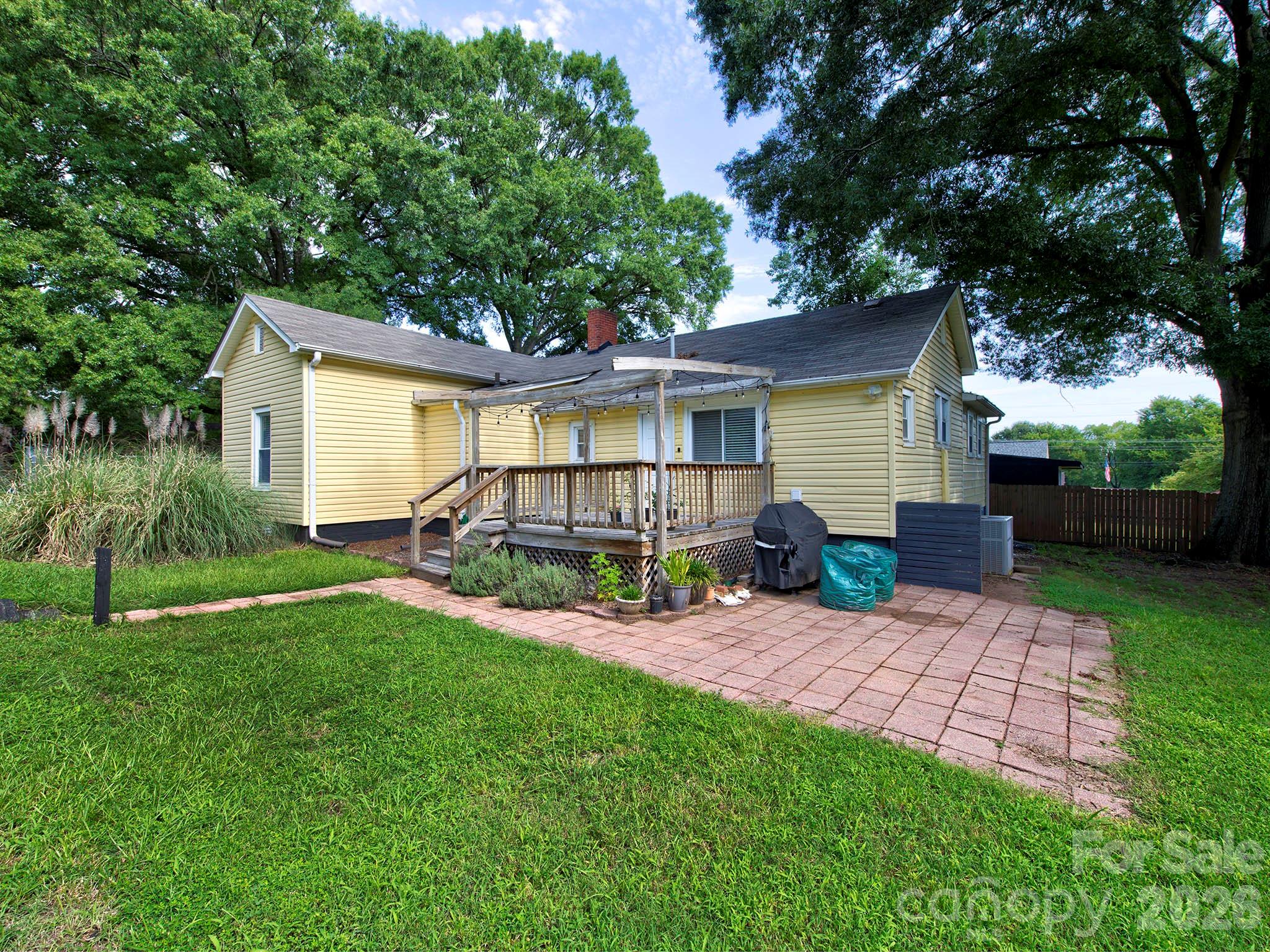 46 Mandalay Place SW — Concord