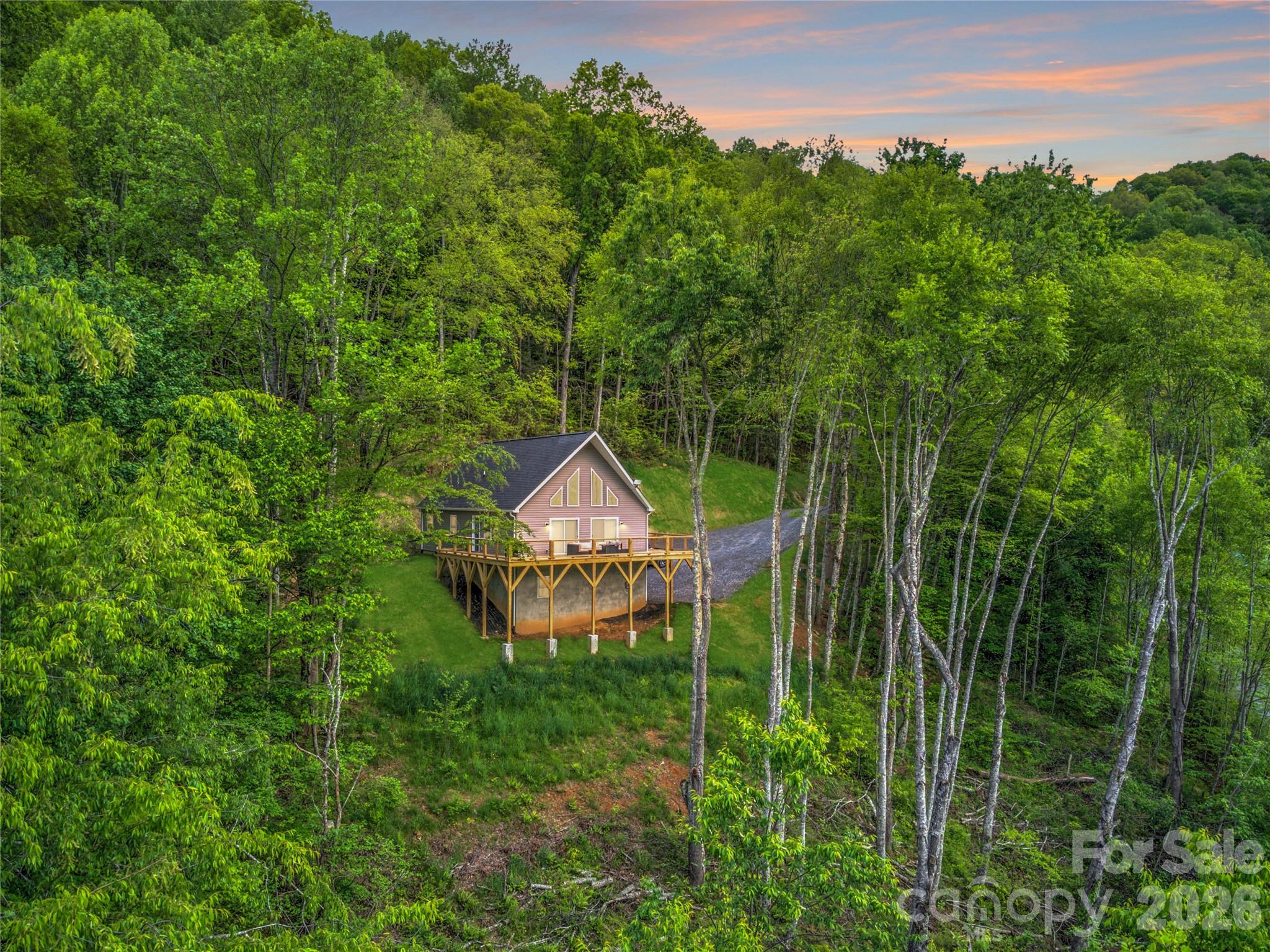145 Banjo Lane — Waynesville