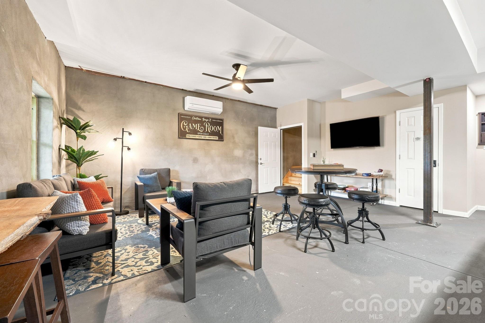 145 Banjo Lane — Waynesville
