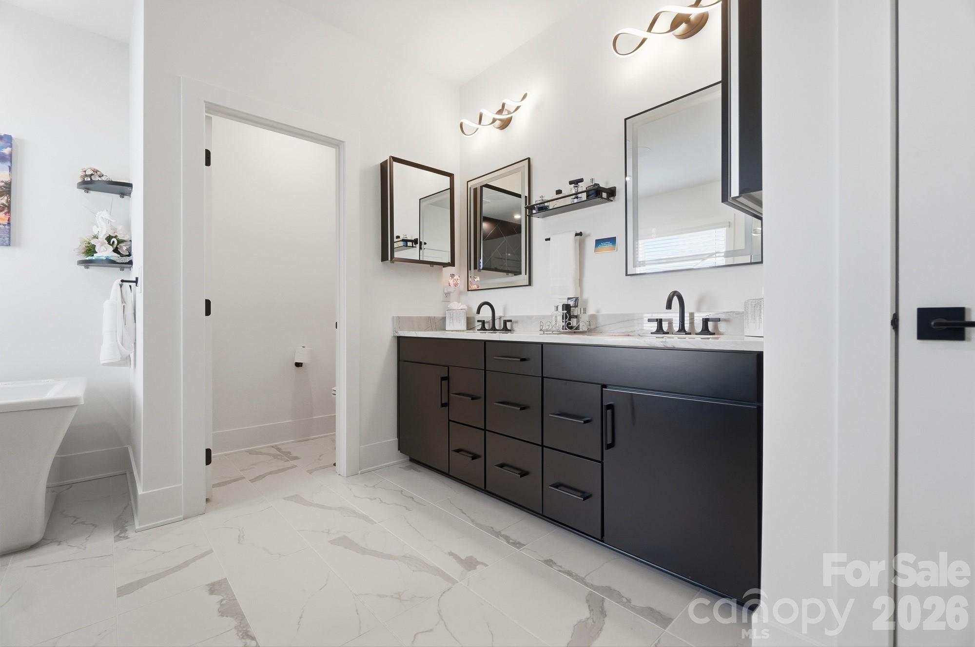 5225 Glenwalk Drive — Charlotte