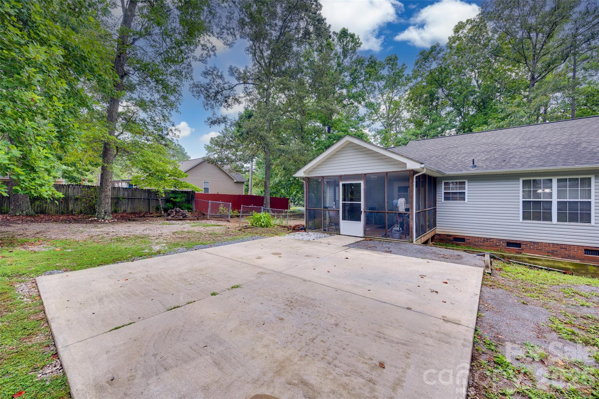 231 Roberts Avenue — York