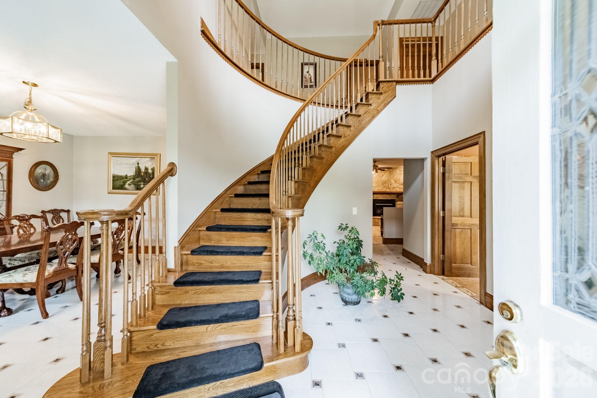 624 Springbrook Avenue NE — Concord