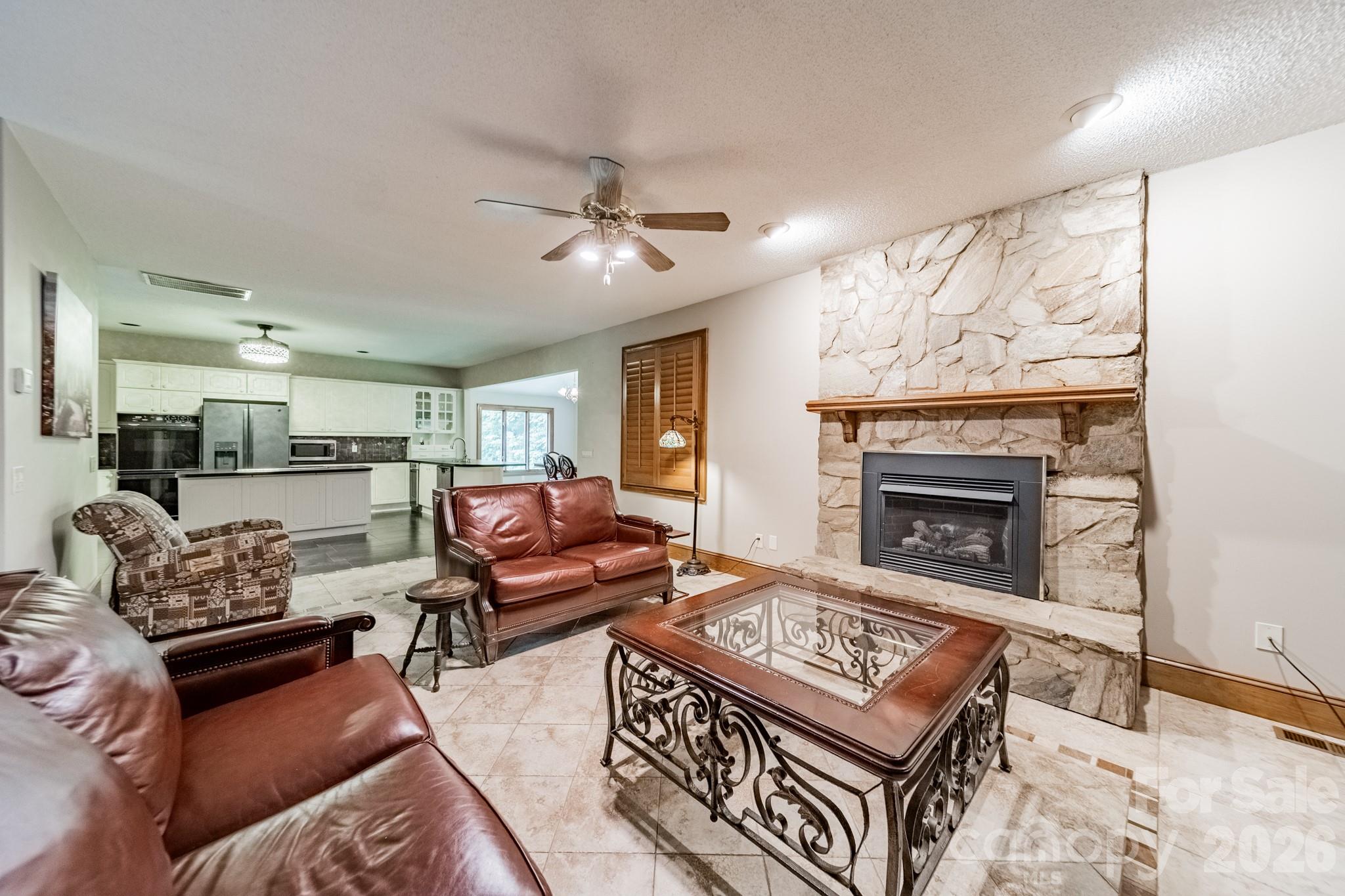 624 Springbrook Avenue NE — Concord