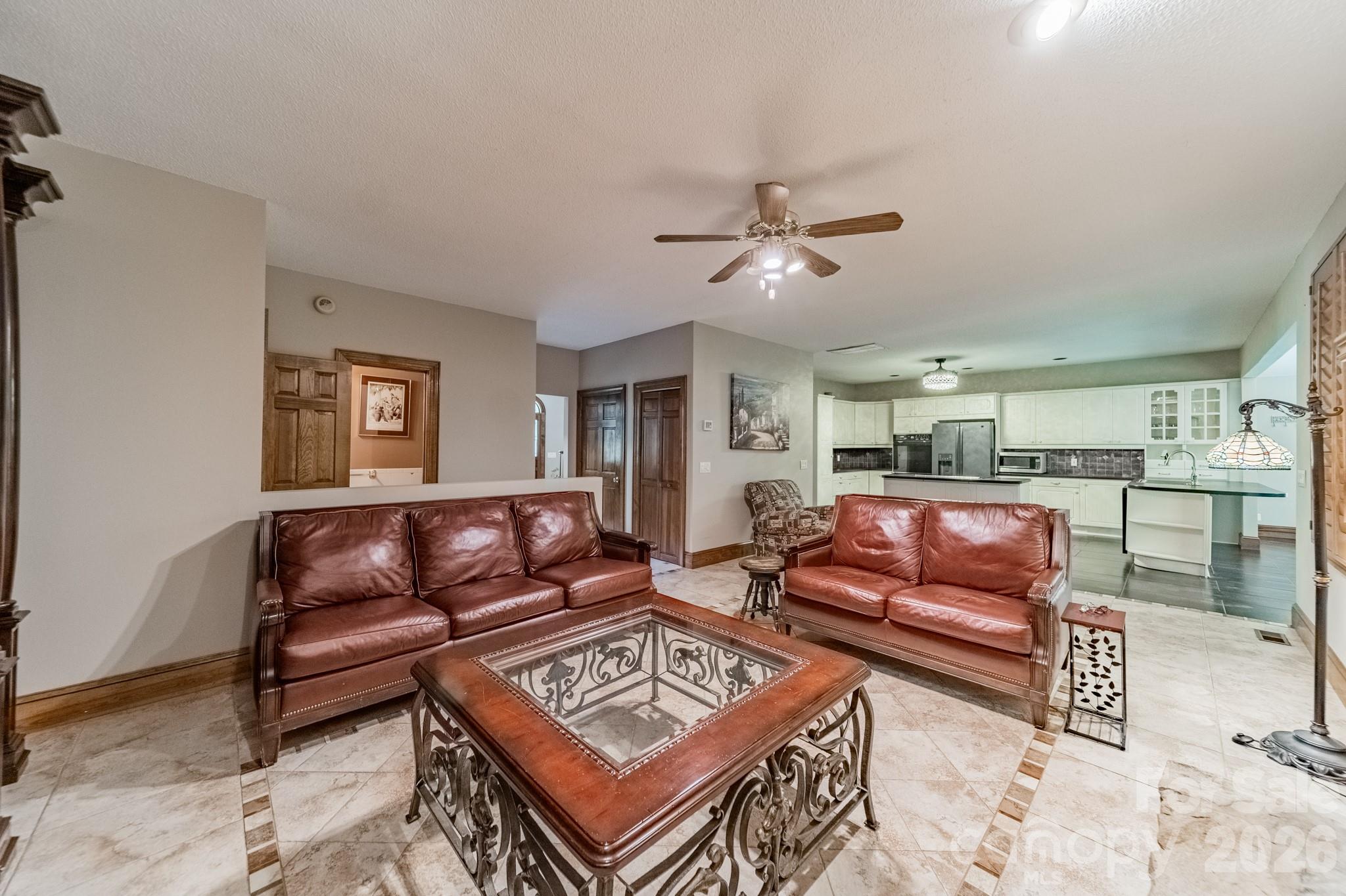 624 Springbrook Avenue NE — Concord