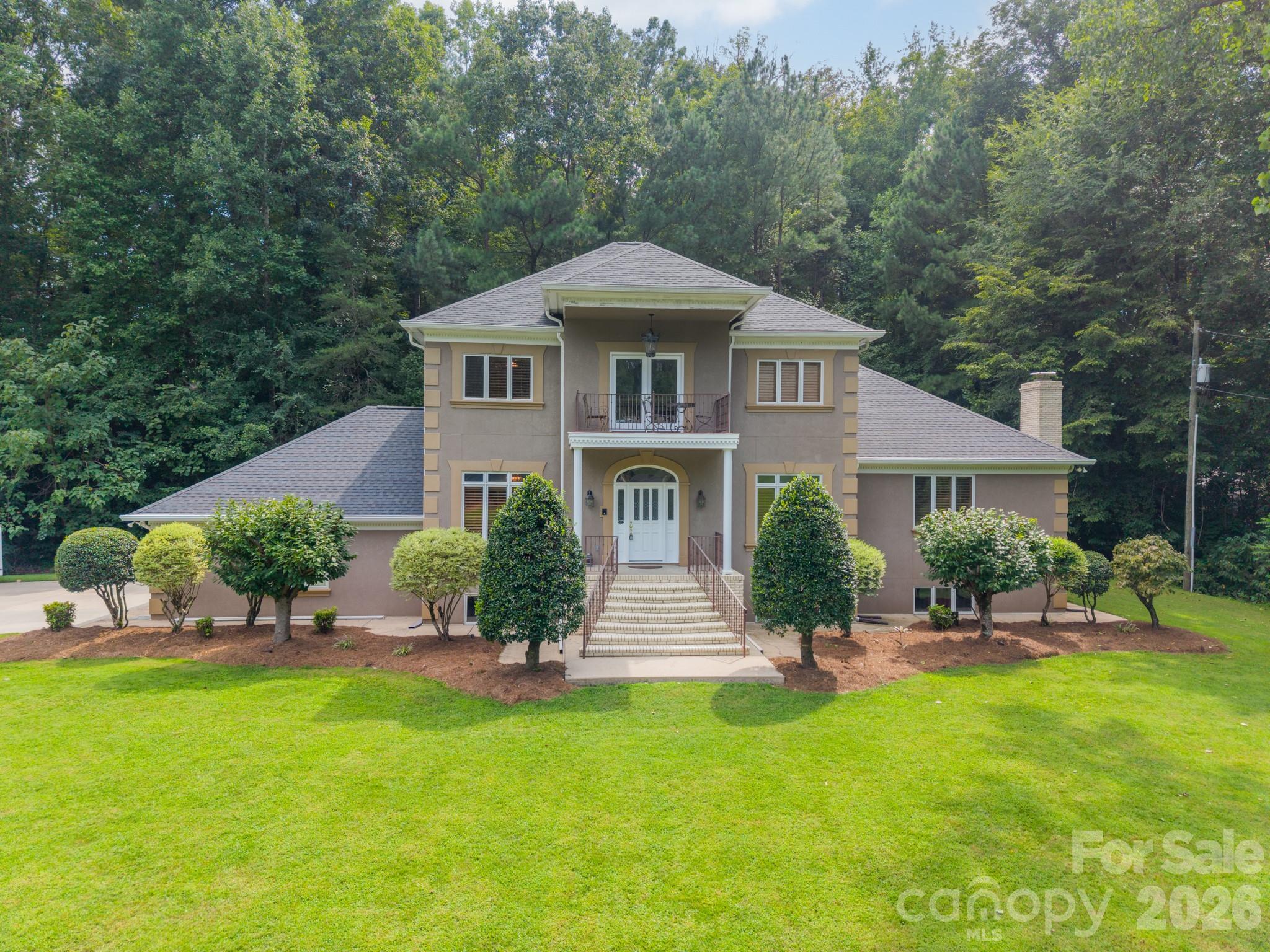 624 Springbrook Avenue NE — Concord