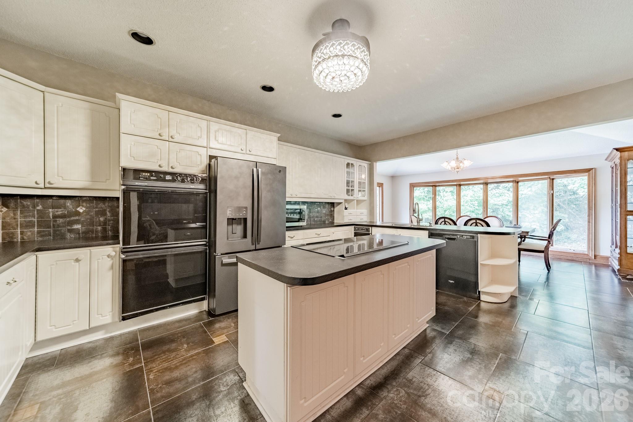 624 Springbrook Avenue NE — Concord