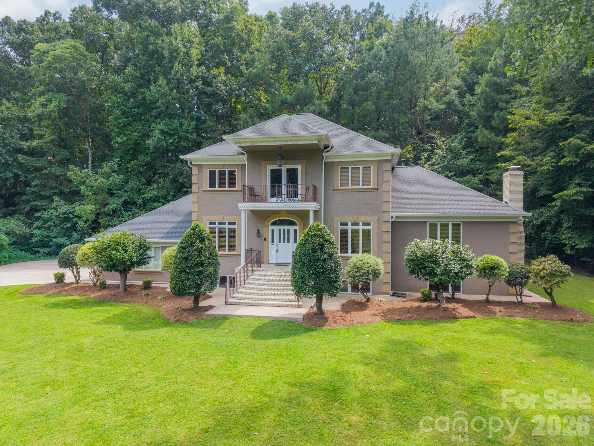 624 Springbrook Avenue NE — Concord