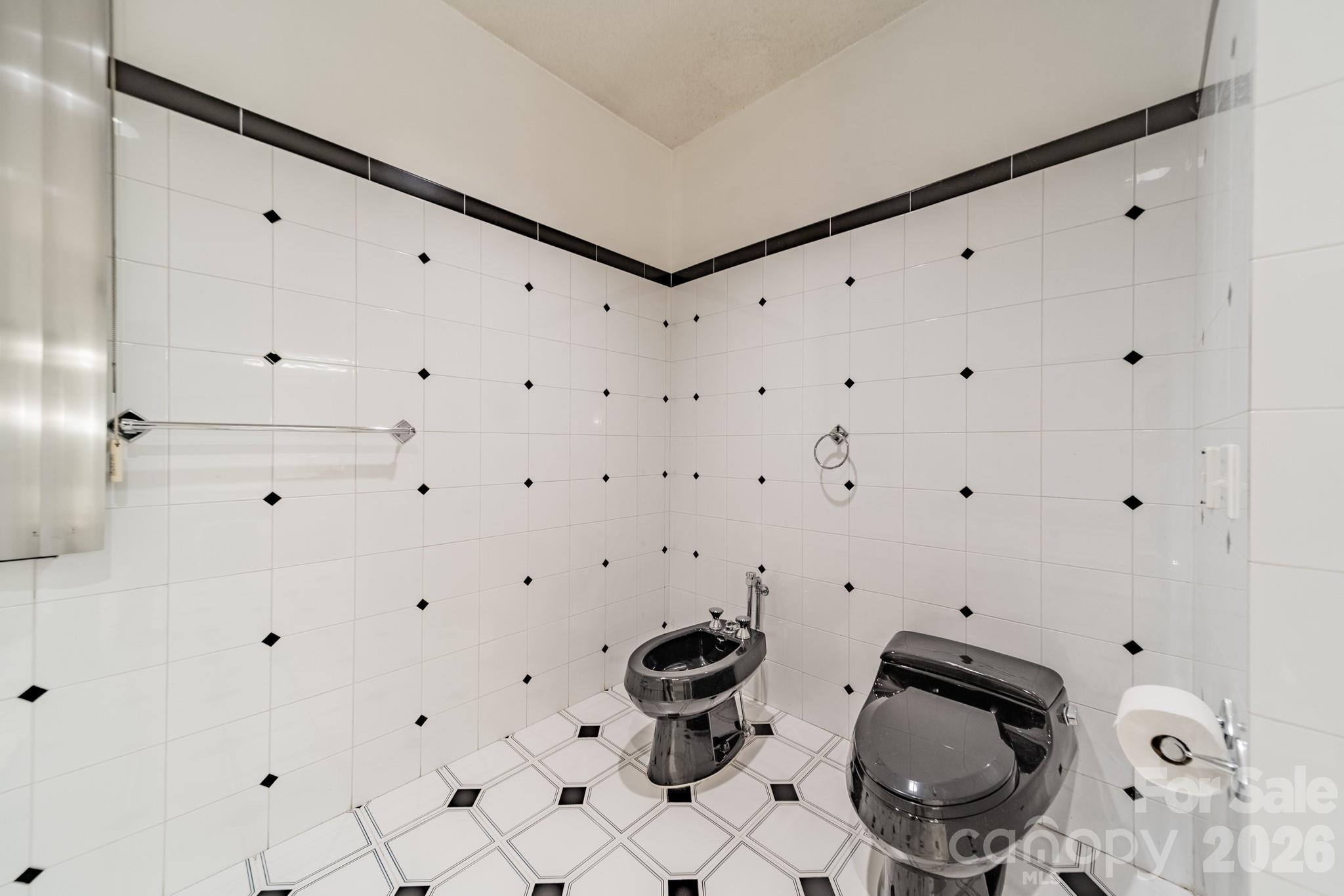 624 Springbrook Avenue NE — Concord