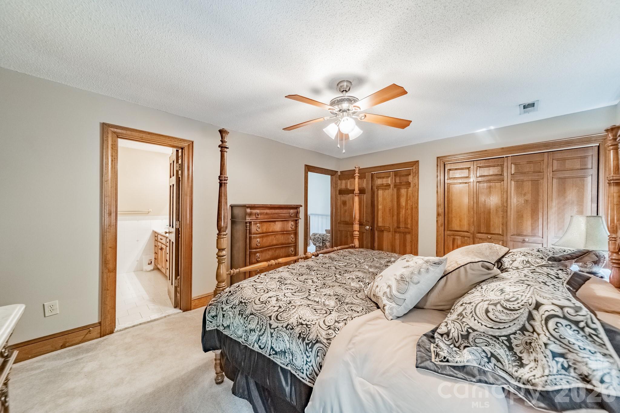 624 Springbrook Avenue NE — Concord