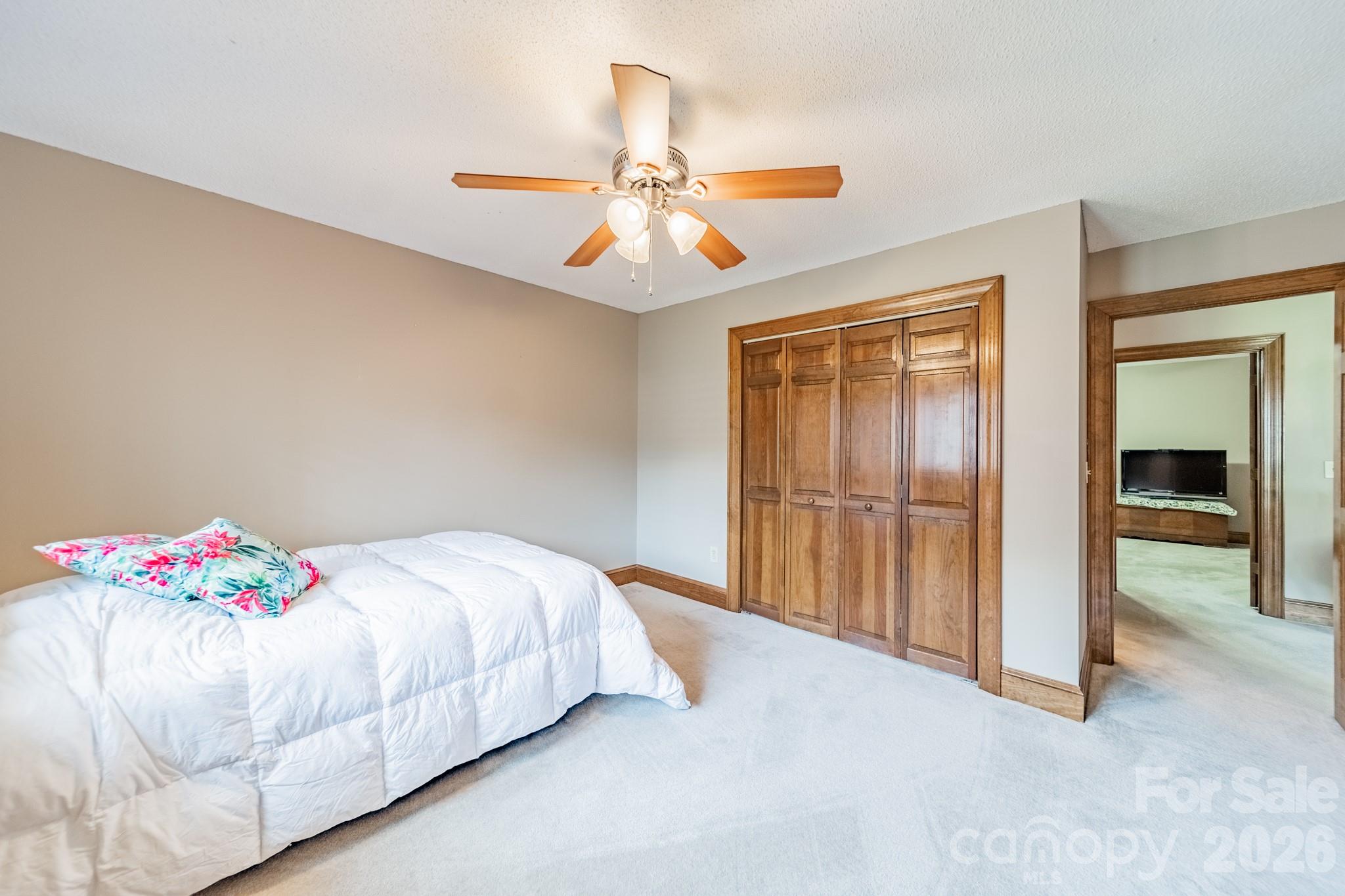 624 Springbrook Avenue NE — Concord