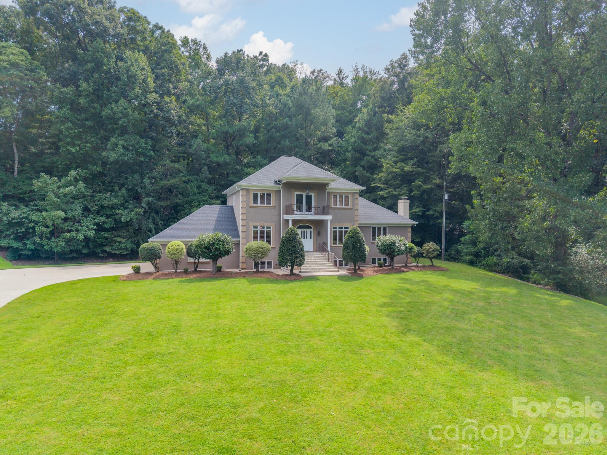 624 Springbrook Avenue NE — Concord