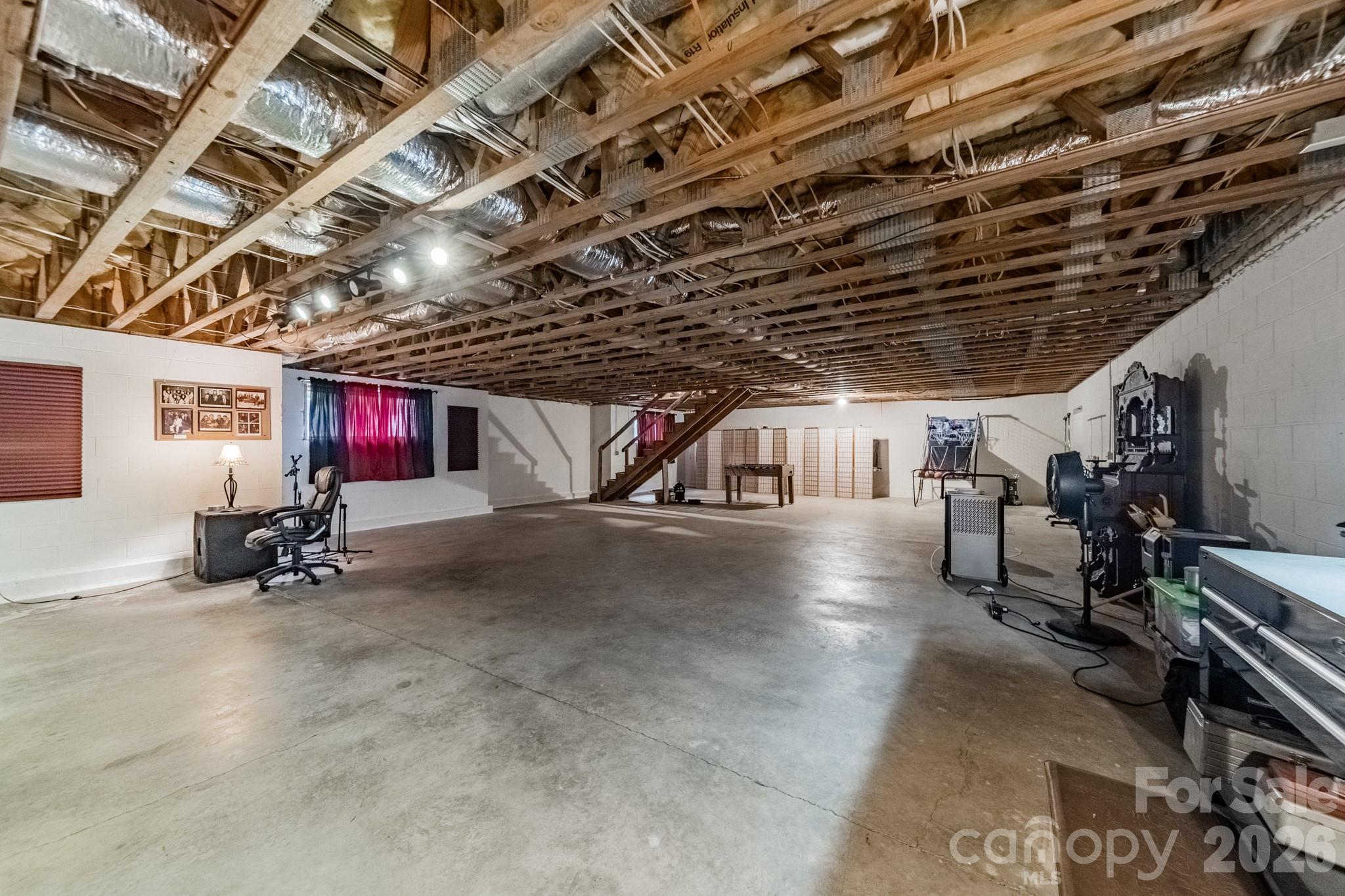 624 Springbrook Avenue NE — Concord