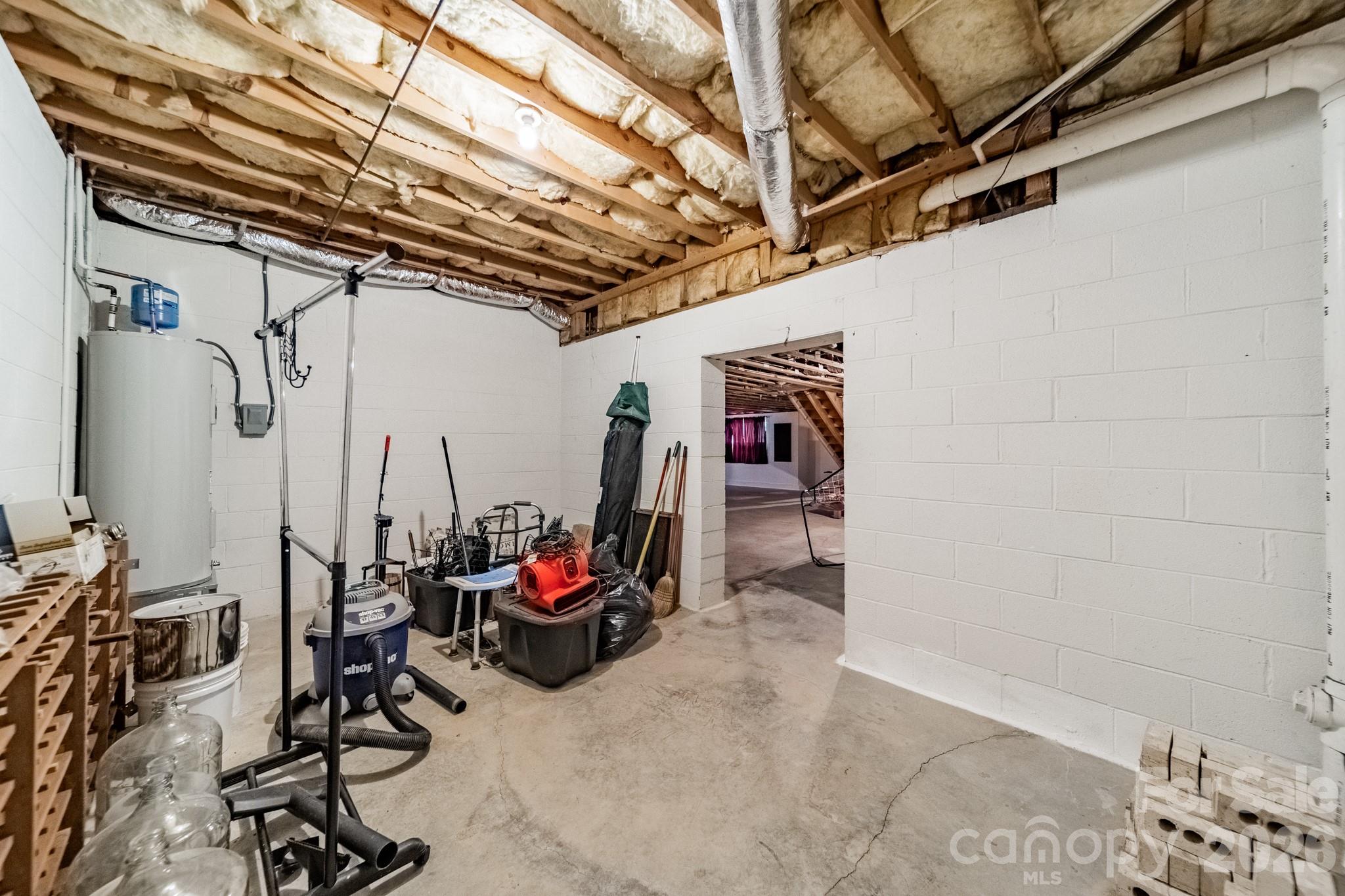 624 Springbrook Avenue NE — Concord