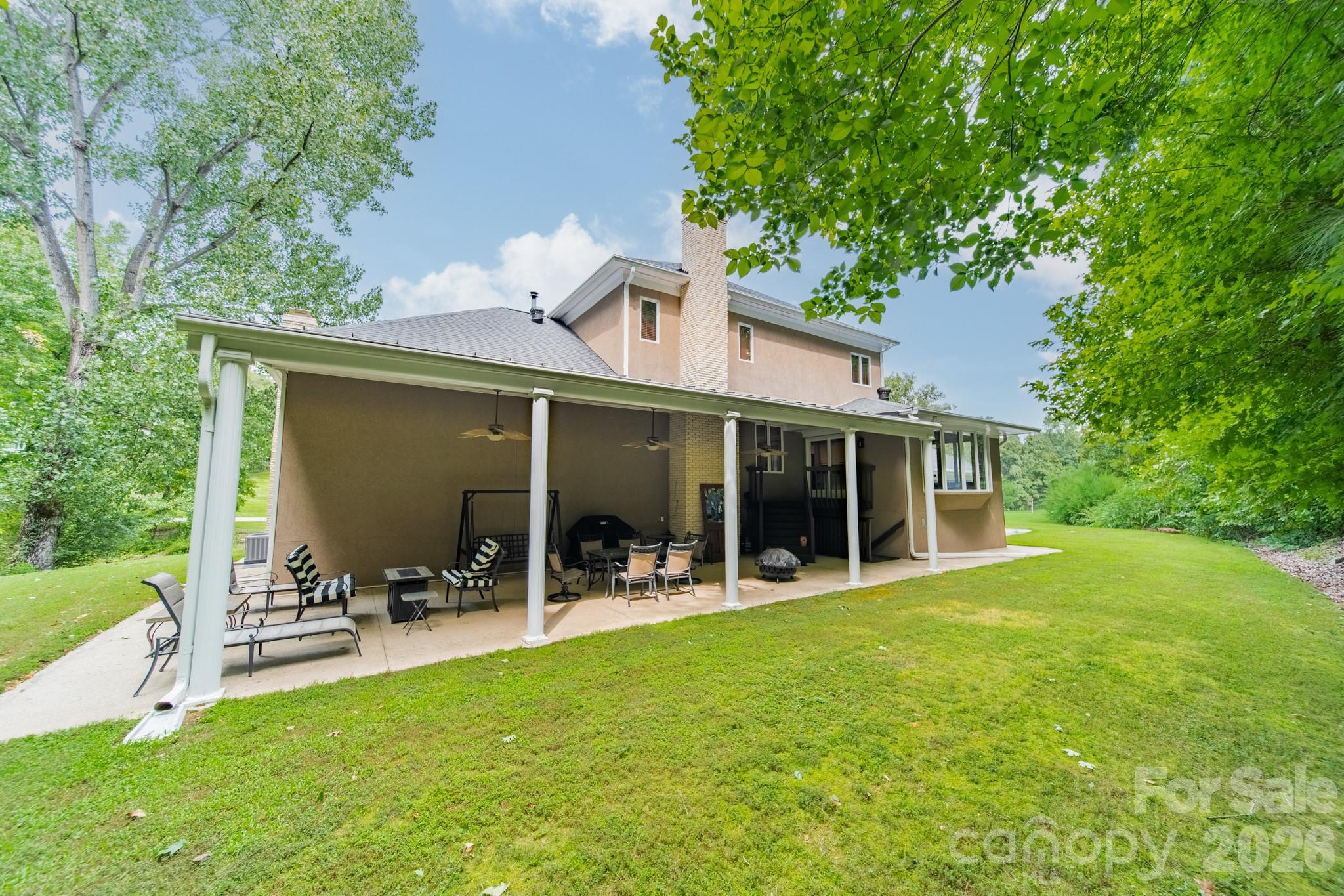 624 Springbrook Avenue NE — Concord