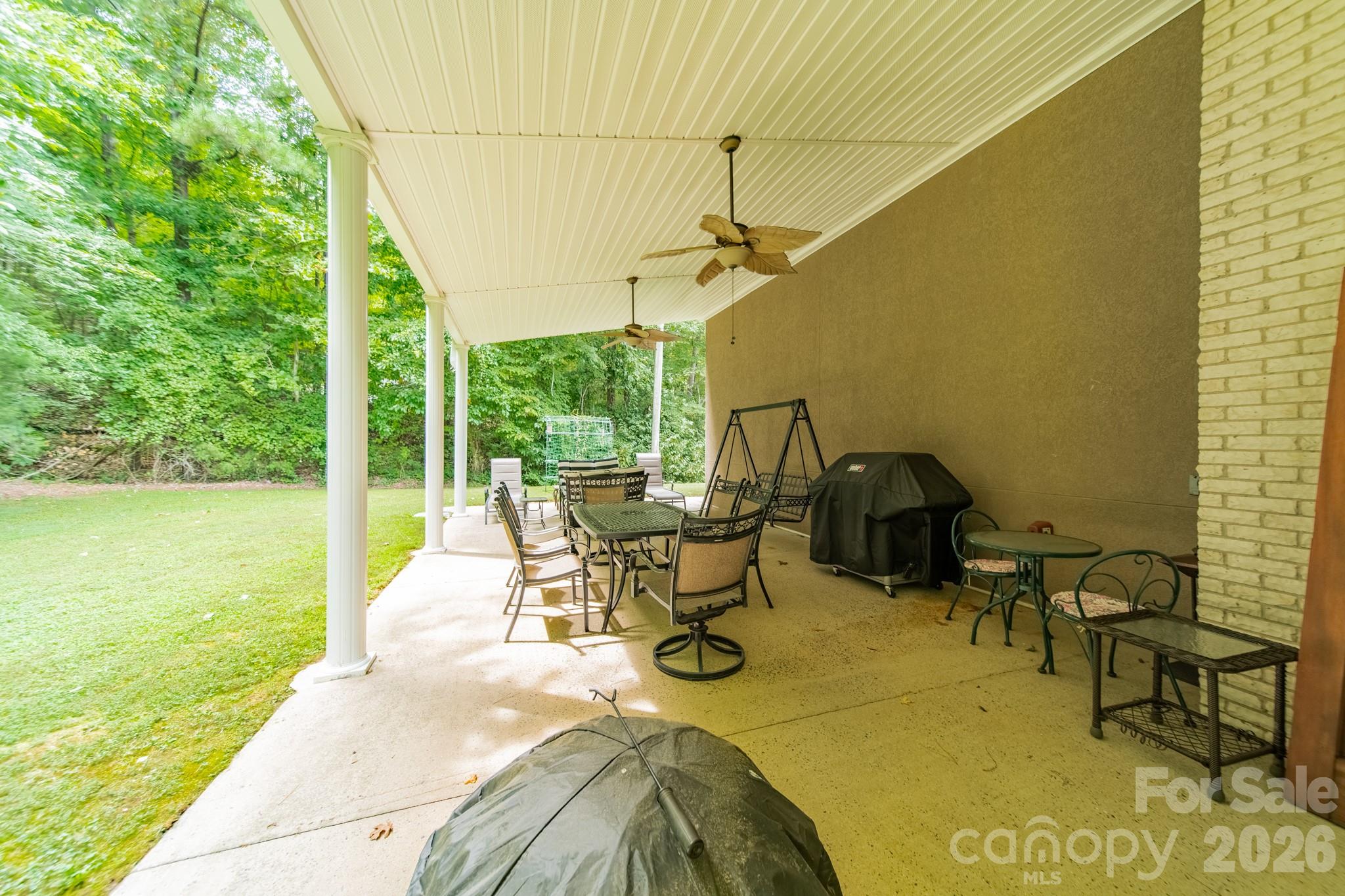 624 Springbrook Avenue NE — Concord