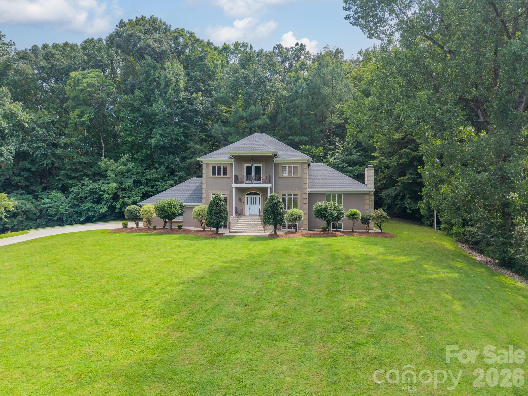 624 Springbrook Avenue NE — Concord