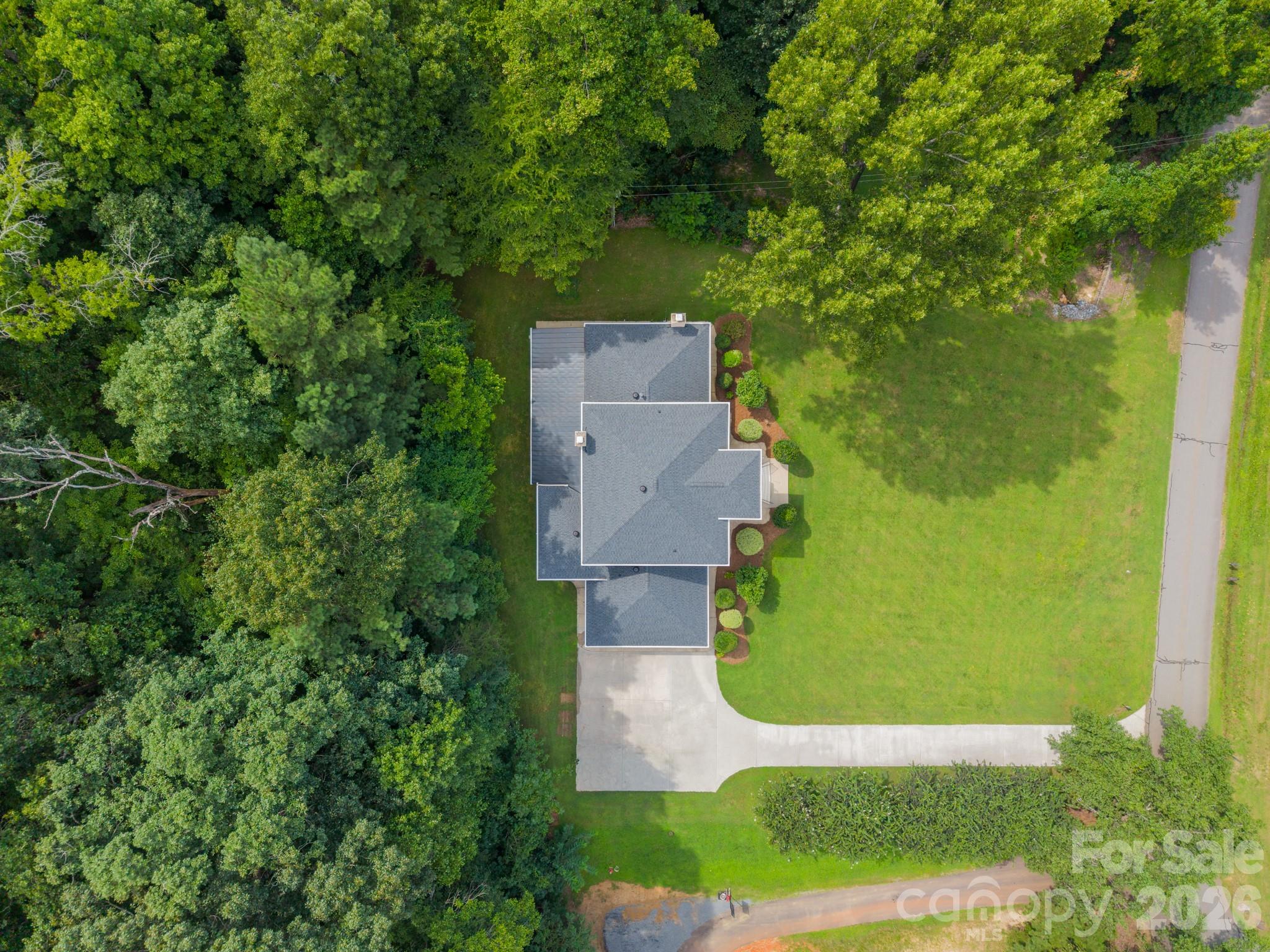 624 Springbrook Avenue NE — Concord