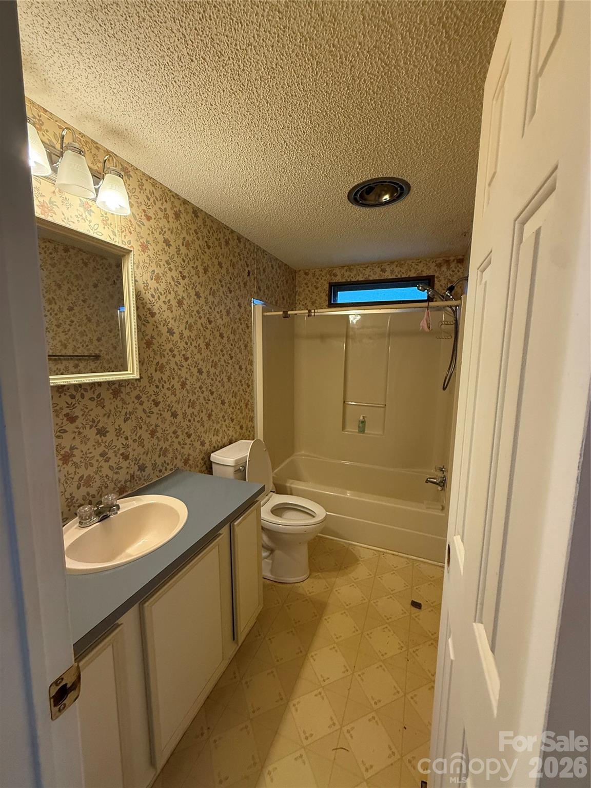 75 Mountain View Drive — Taylorsville