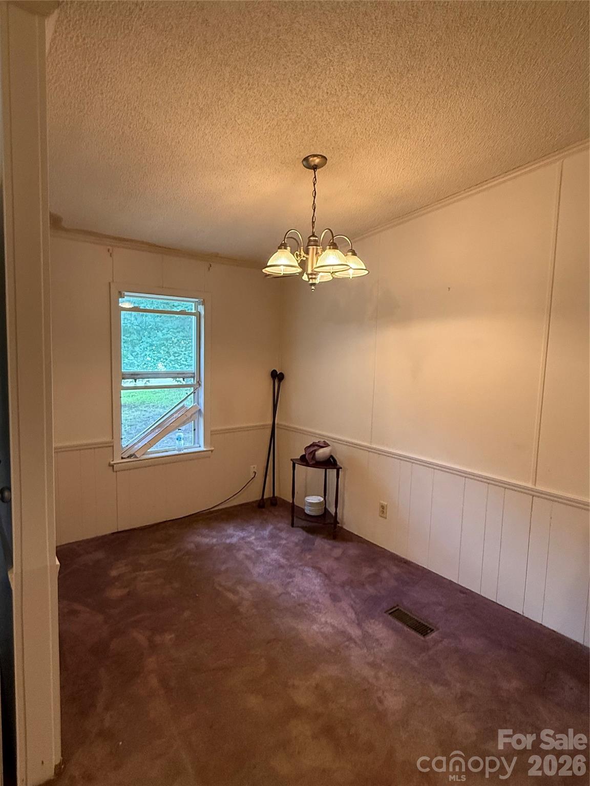 75 Mountain View Drive — Taylorsville