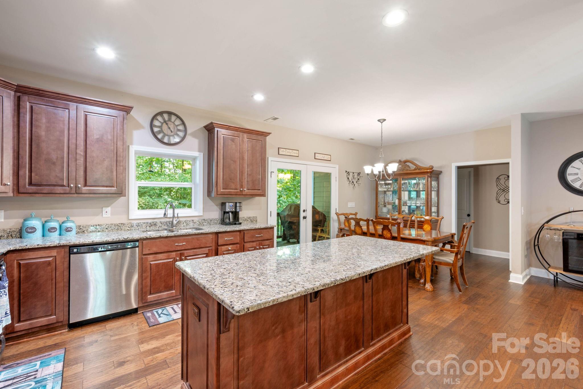 72 Summer Shade Court — Hendersonville