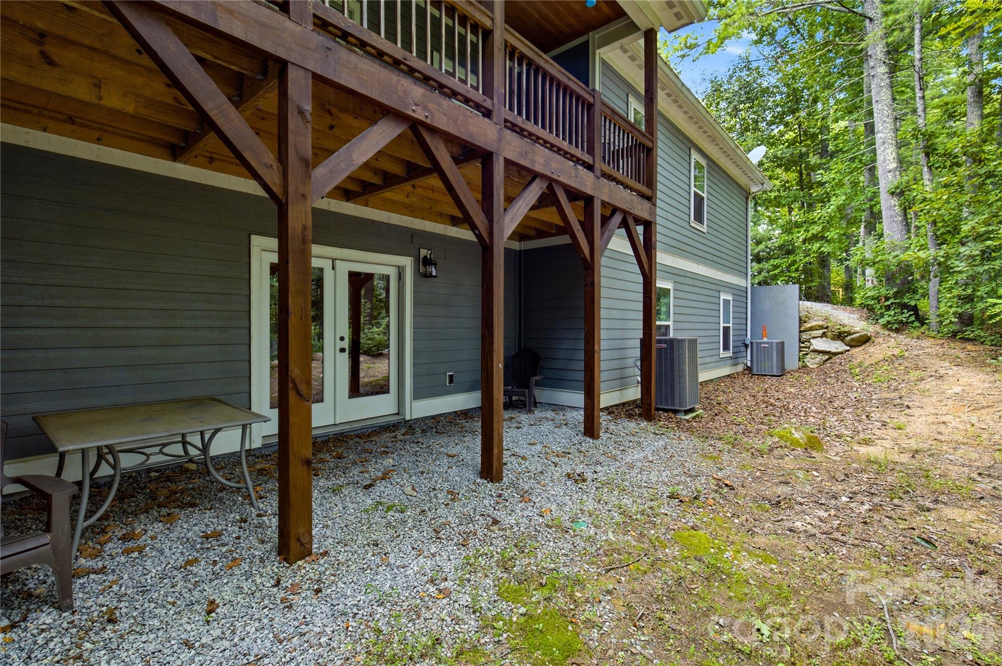 72 Summer Shade Court — Hendersonville