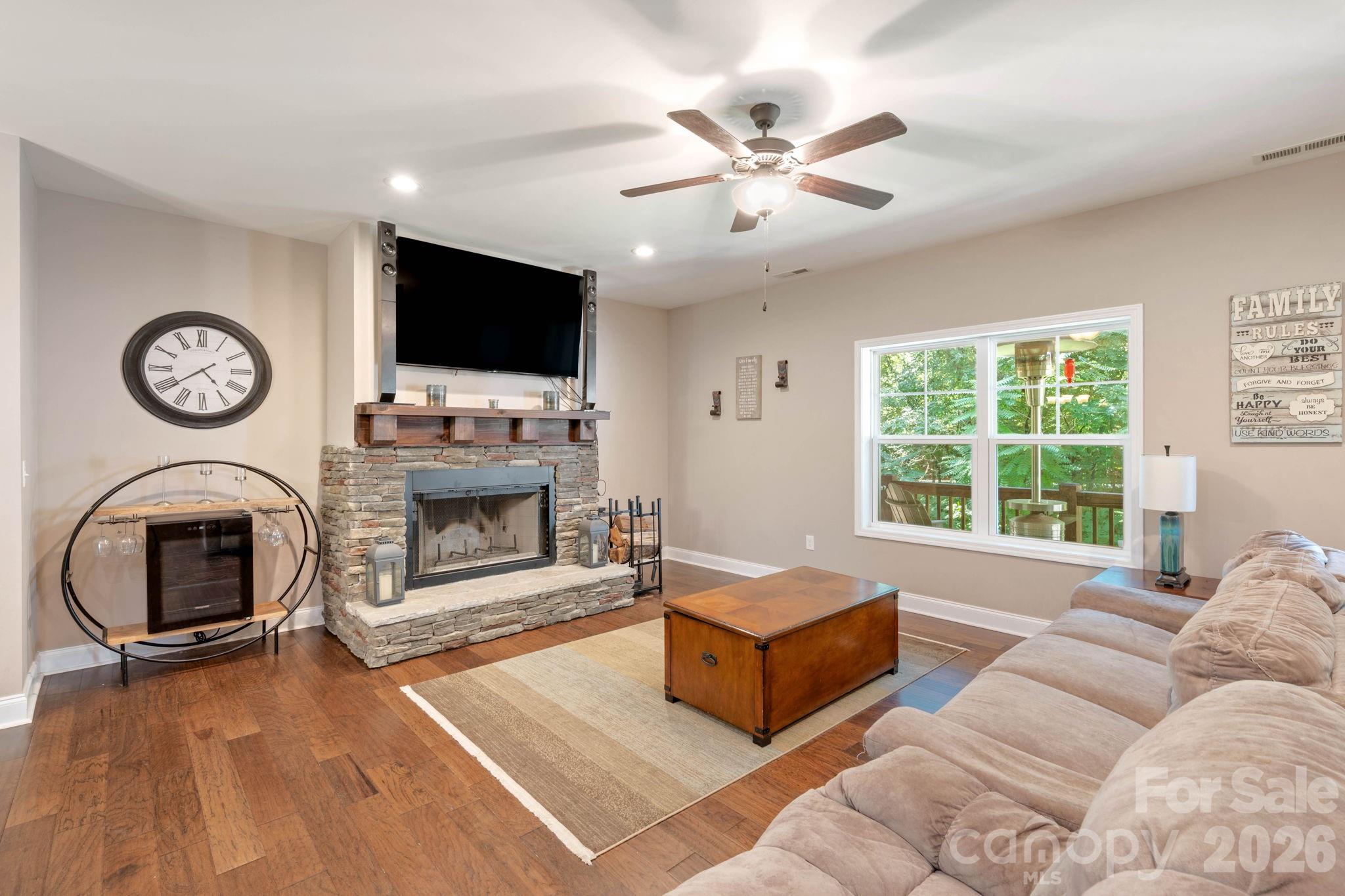 72 Summer Shade Court — Hendersonville