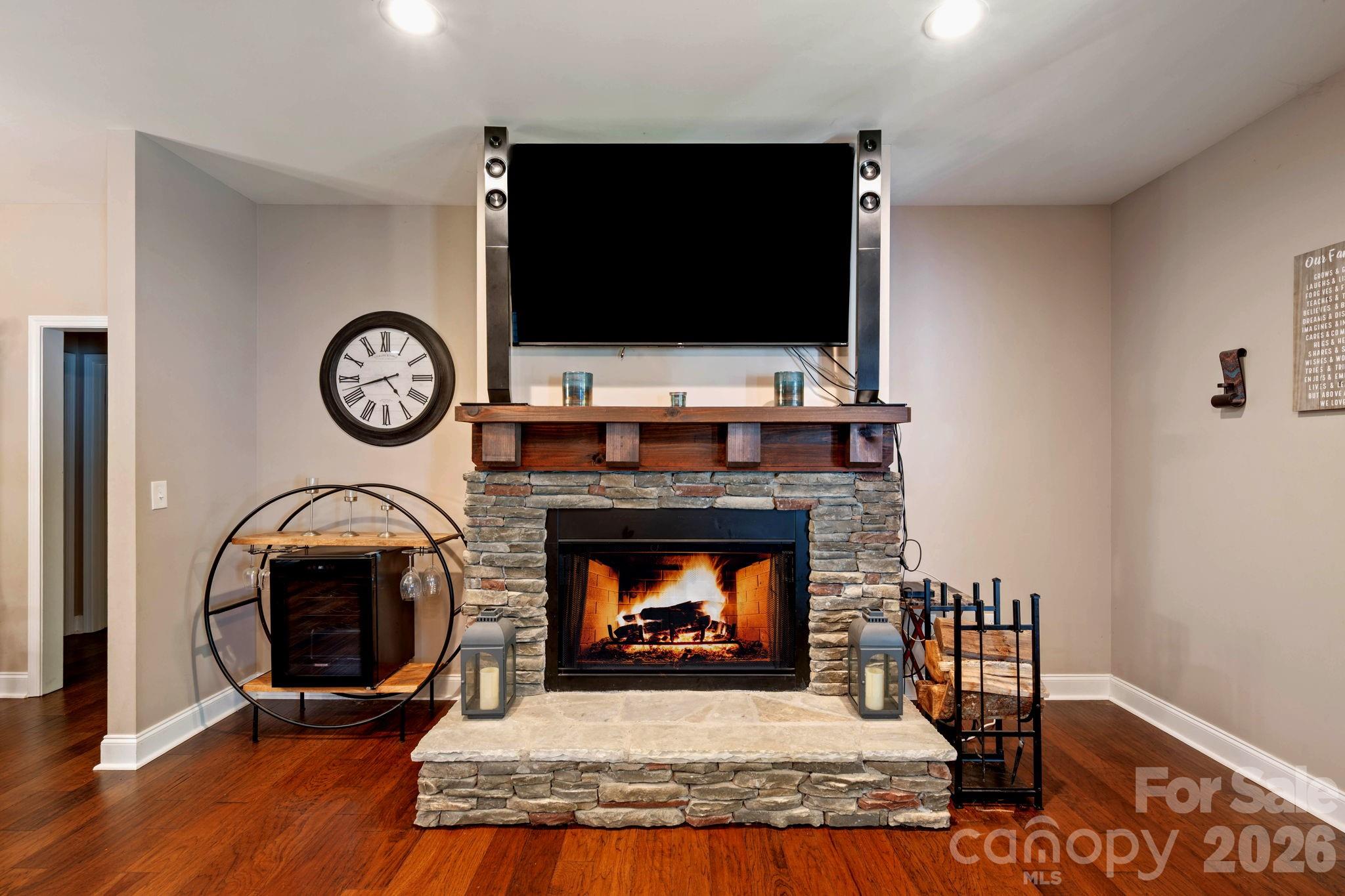 72 Summer Shade Court — Hendersonville